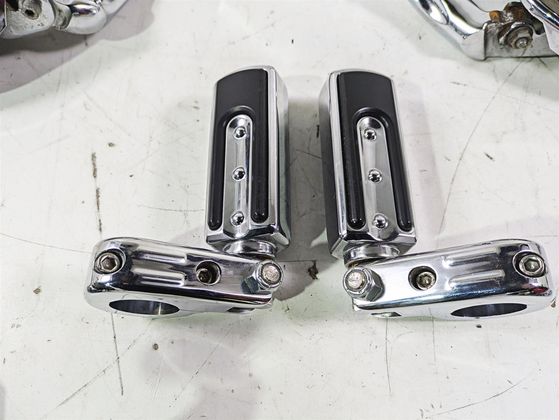 2007 Harley Touring FLHTCU SE CVO E-Glide Full Chrome Floor Board Set 50688-04 {{ shop.shopifyCountryName }} - Mototech271
