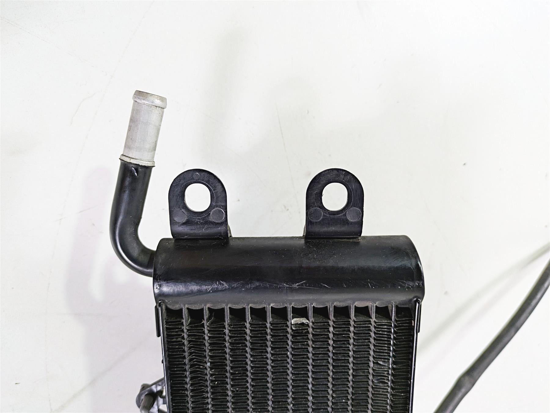 2017 Harley Touring FLHTKSE CVO E-Glide Right Radiator Fan Hoses Set 26800005 {{ shop.shopifyCountryName }} - Mototech271