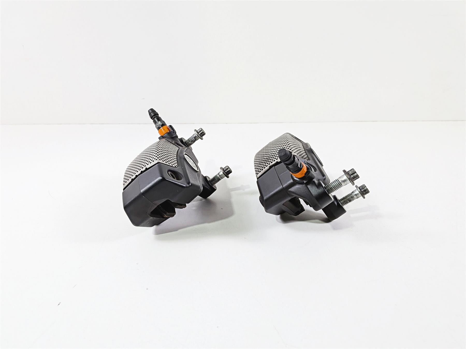 2016 Harley Touring FLHX Street Glide Brembo Front Brake Caliper Set 43027-08 {{ shop.shopifyCountryName }} - Mototech271
