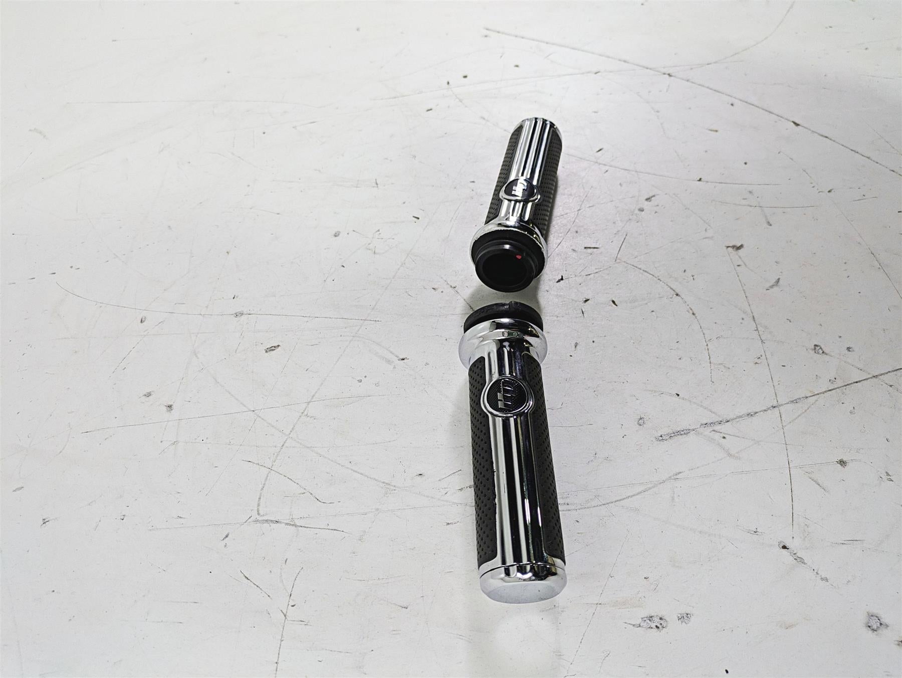 2015 Harley Touring FLHTKL E -Glide Low Defiance Hand Grips Set 56100158 {{ shop.shopifyCountryName }} - Mototech271