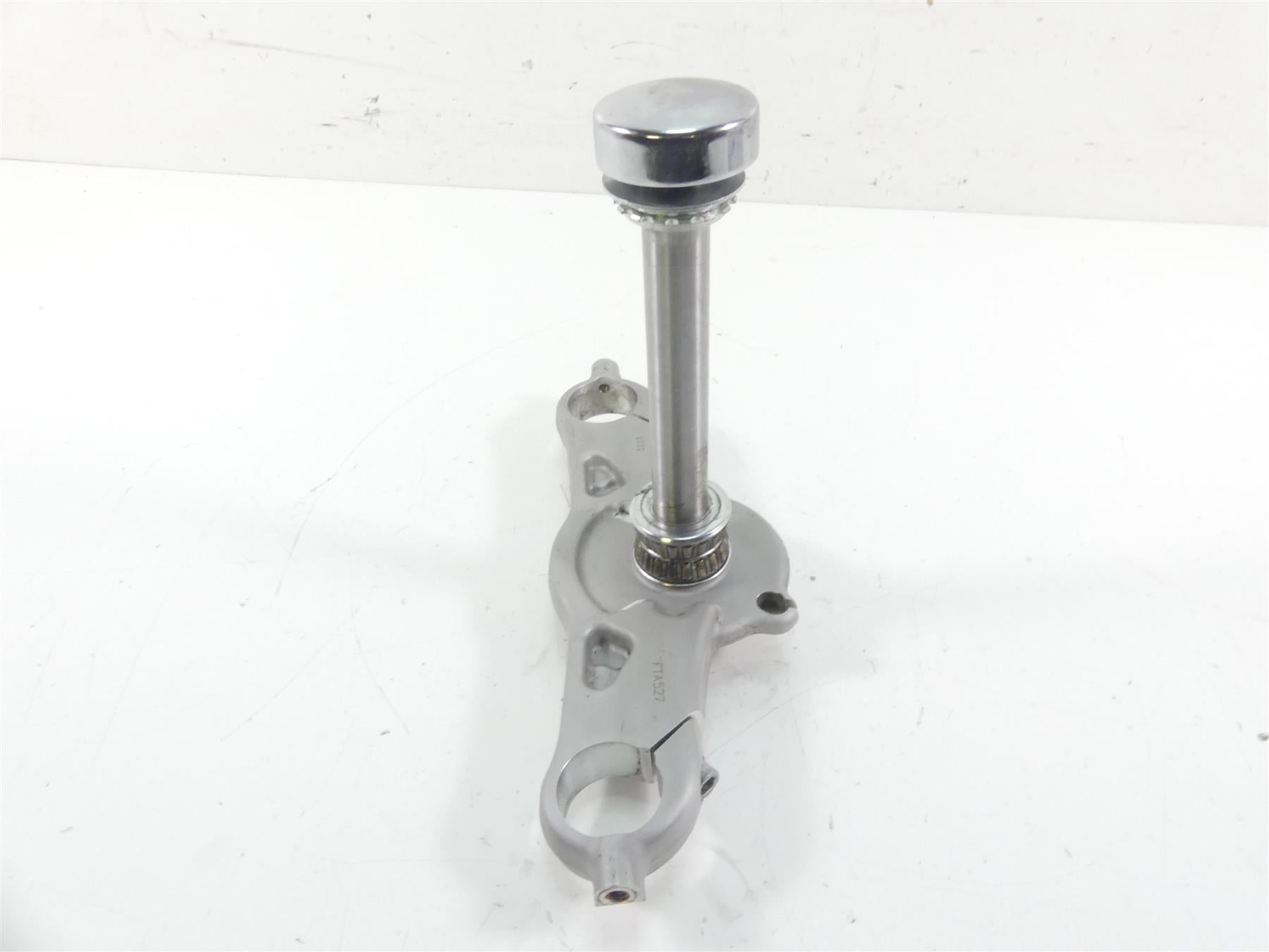 2015 Harley FLD Dyna Switchback Lower Triple Tree Steering Clamp 45900025 {{ shop.shopifyCountryName }} - Mototech271