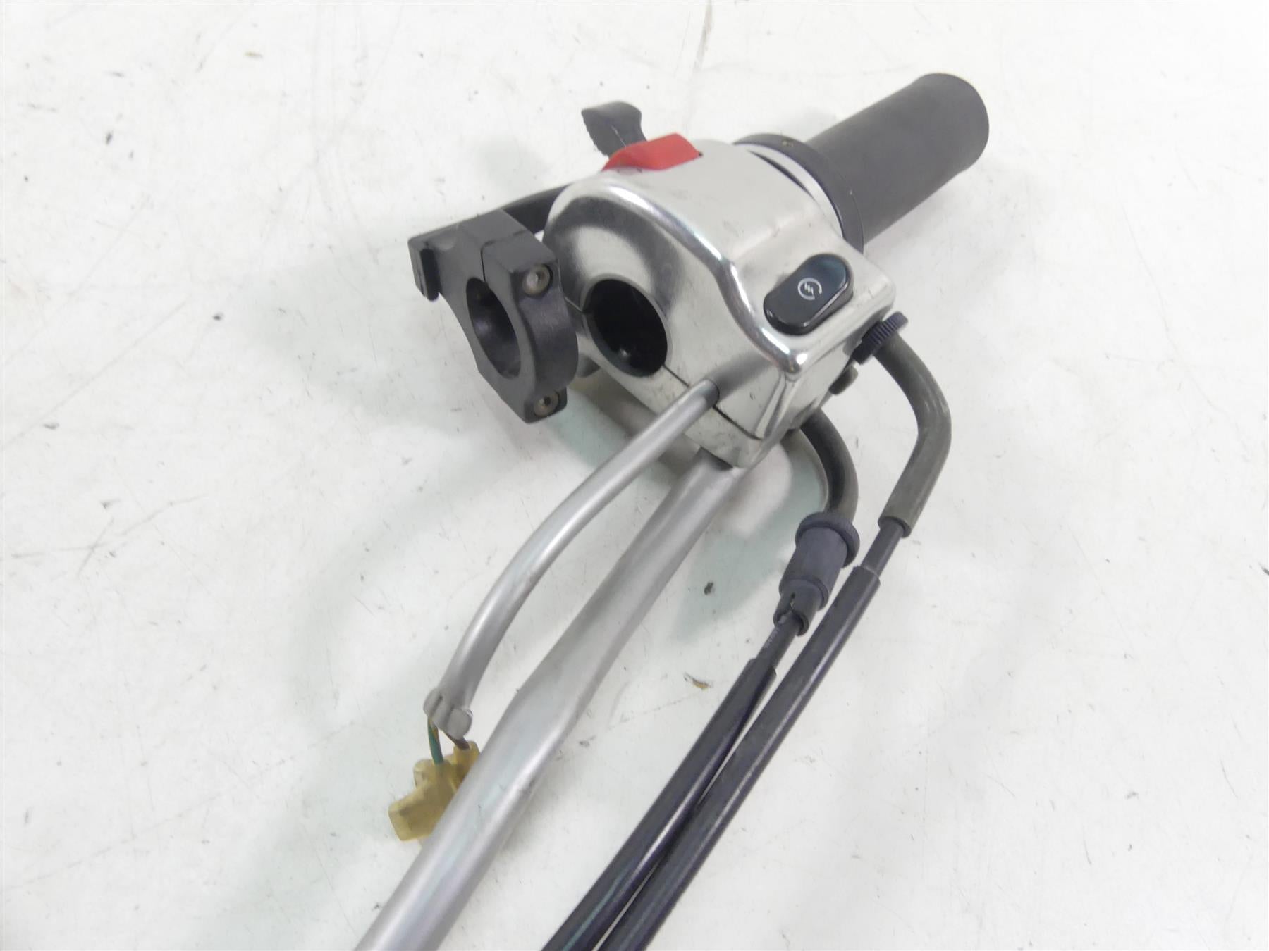 2002 Yamaha XVS1100 V-Star Right Hand Start Stop Control Switch 5BN-83975-00-00 {{ shop.shopifyCountryName }} - Mototech271