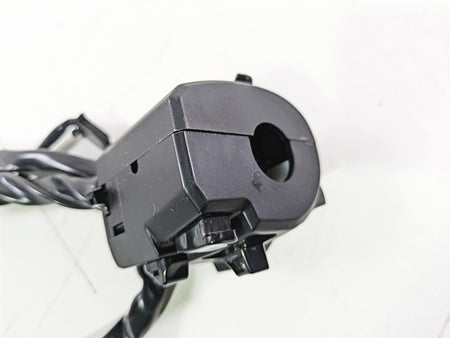 2024 Kawasaki ZX6R ZX636 Ninja Left Hand Turn Signal Control Switch 46091-0624 {{ shop.shopifyCountryName }} - Mototech271