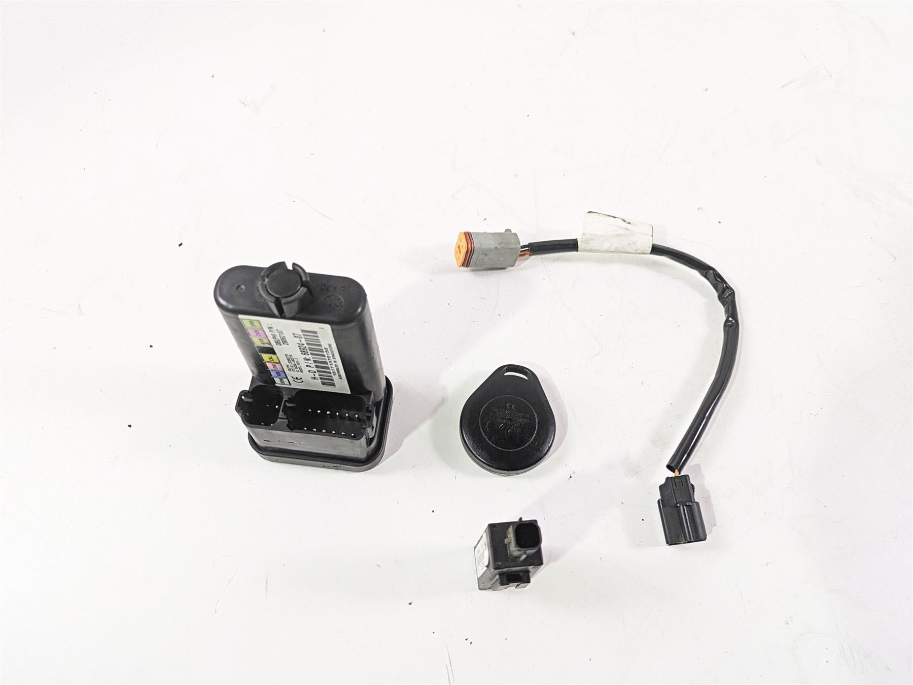 2007 Harley Touring FLHRSE CVO Road King Tssm Security Module + Fob 68924-07 {{ shop.shopifyCountryName }} - Mototech271