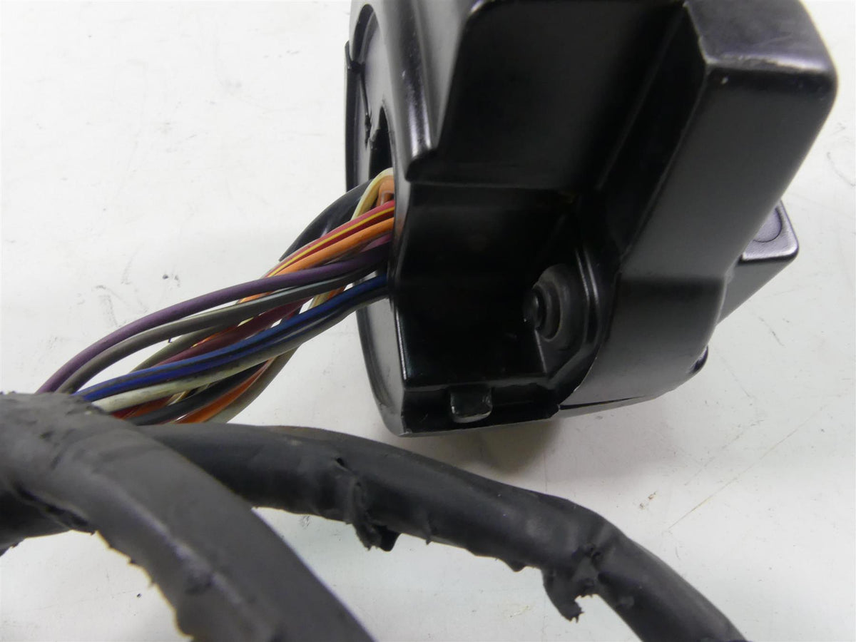 2011 Harley Touring FLTRU Road Glide Right Cruise Control Switch -Read 71682-06A {{ shop.shopifyCountryName }} - Mototech271
