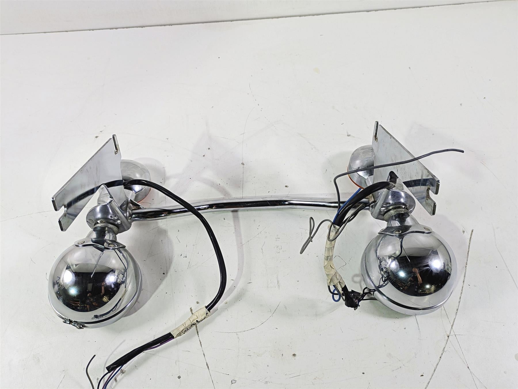 2008 Harley Touring FLHTP Electra Glide Front Blinker Spot Light Bar 68712-94A {{ shop.shopifyCountryName }} - Mototech271
