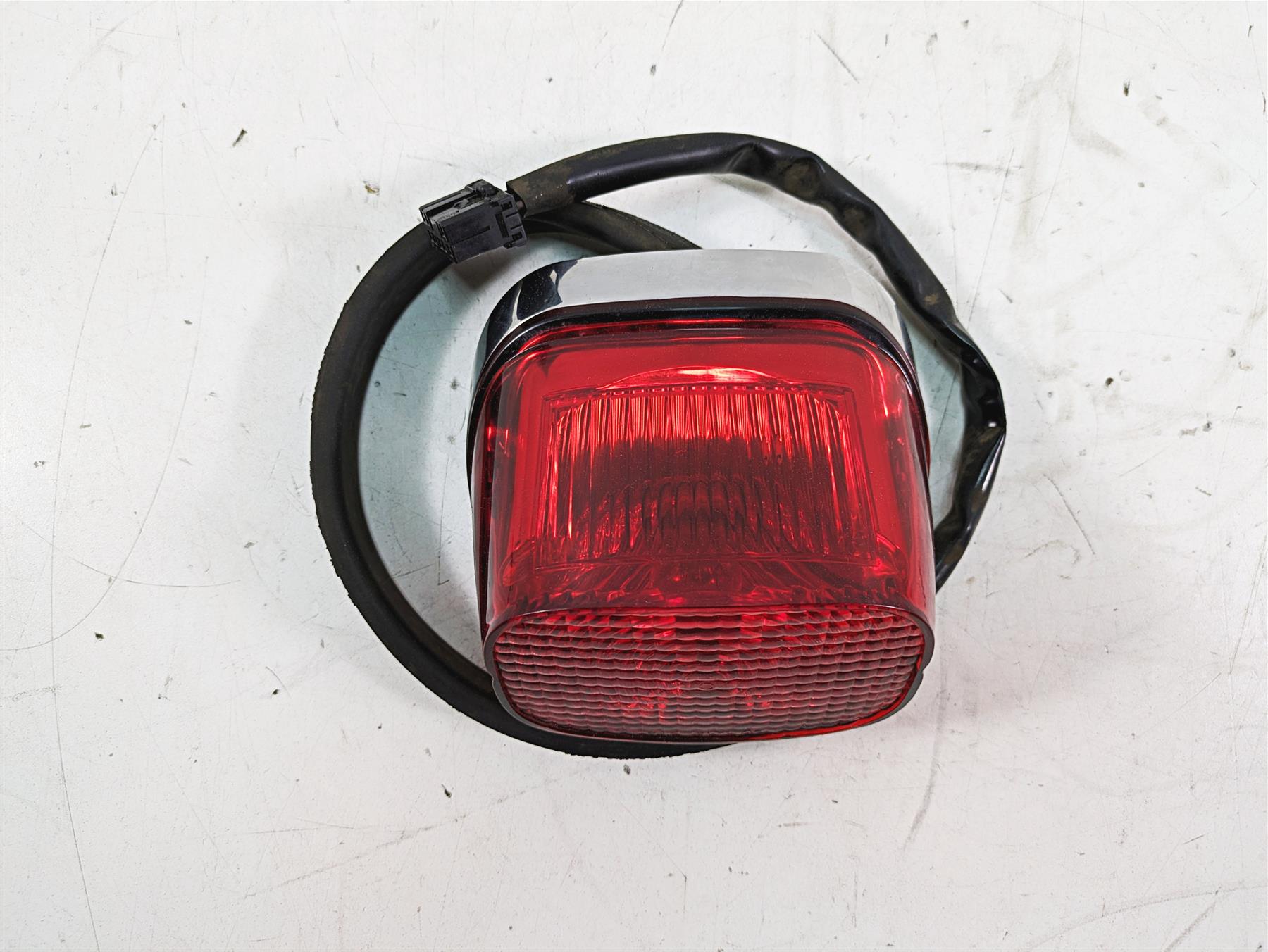 2011 Harley Touring FLHR Road King Complete Taillight With Wiring 68140-04 {{ shop.shopifyCountryName }} - Mototech271