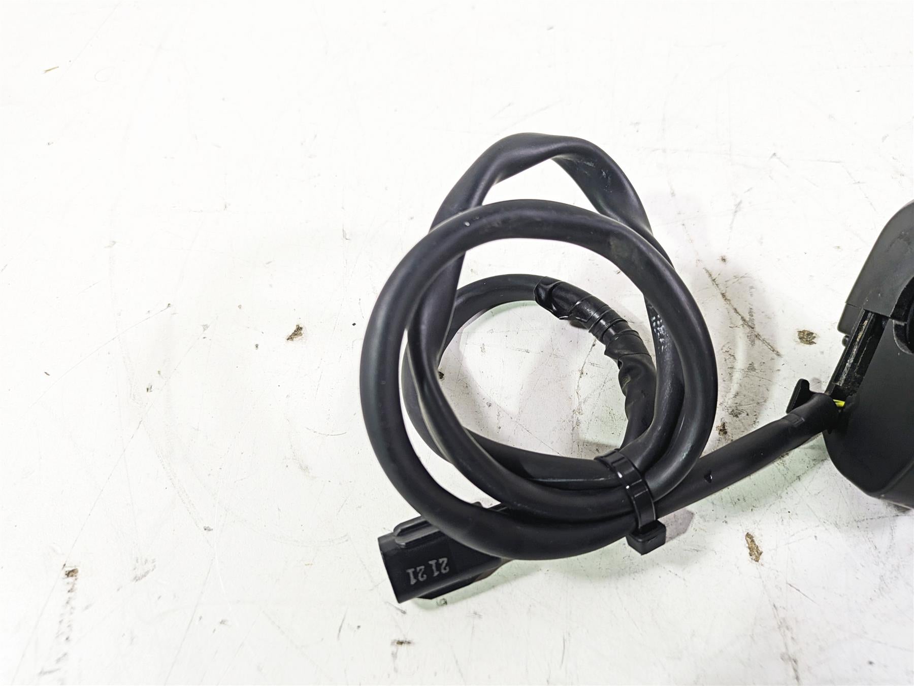 2023 Triumph Street Triple 765 RS Fly By Wire Throttle Grip Sensor T2042226 {{ shop.shopifyCountryName }} - Mototech271