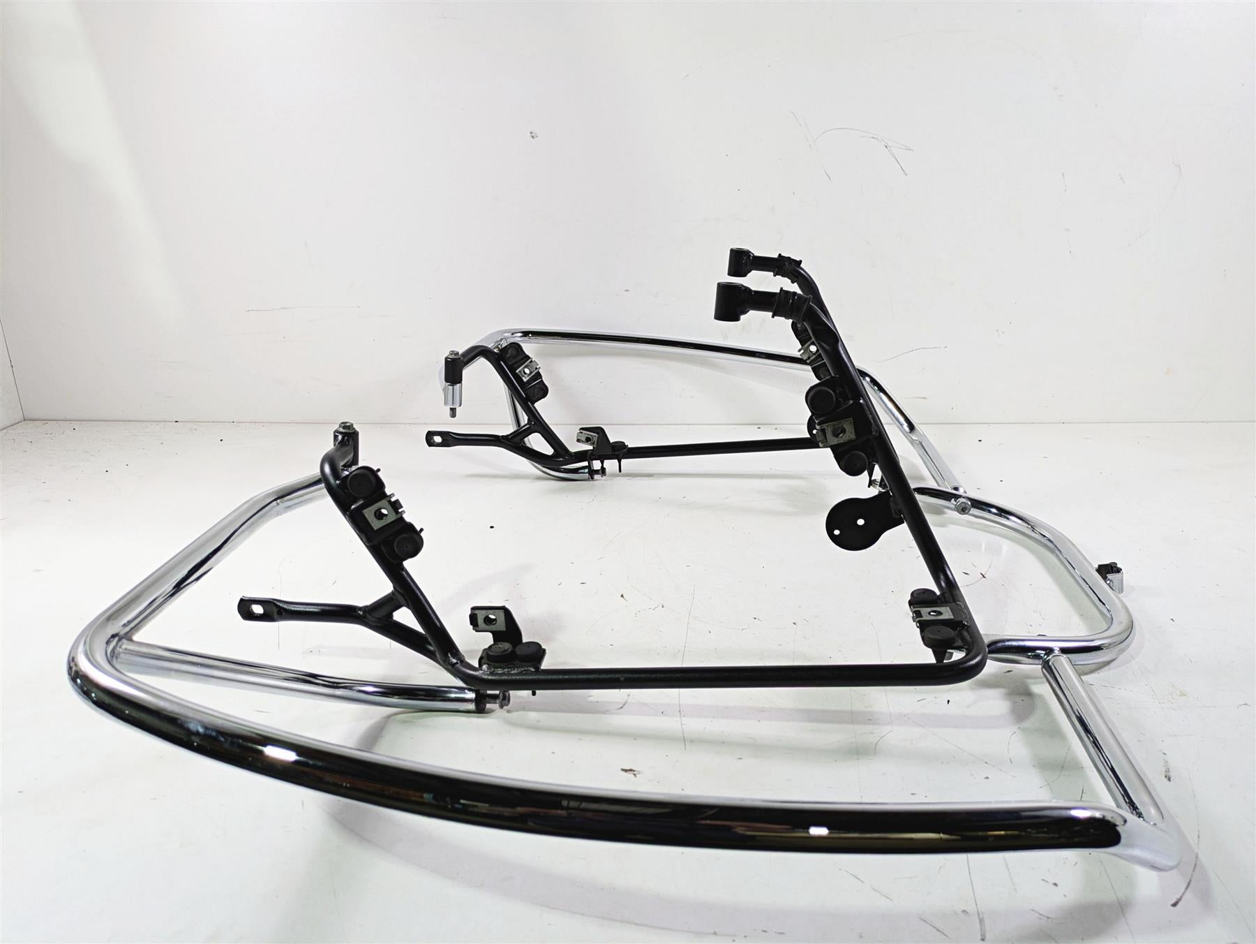 2014 Moto Guzzi California 1400 Touring Rear Saddlebag Guard Rail Set B063626 {{ shop.shopifyCountryName }} - Mototech271