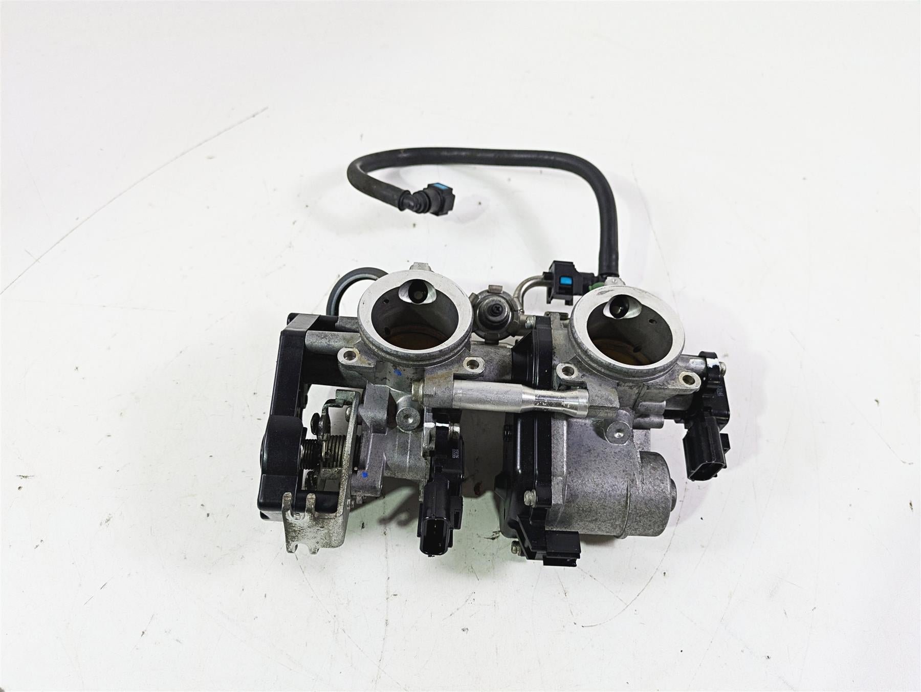 2012 Yamaha XT1200 Super Tenere Throttle Body Bodies 23P-13750-00-00 {{ shop.shopifyCountryName }} - Mototech271