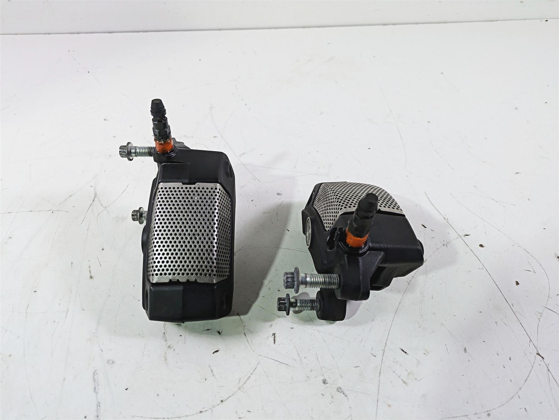 2015 Harley Touring FLHTKL E -Glide Low Front Brake Caliper Set 43027-08 {{ shop.shopifyCountryName }} - Mototech271