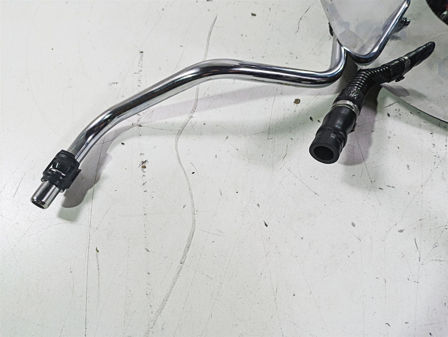 2005 Harley Softail FLSTFSE CVO Fat Boy Oil Tank Reservoir & Lines 62498-00A {{ shop.shopifyCountryName }} - Mototech271