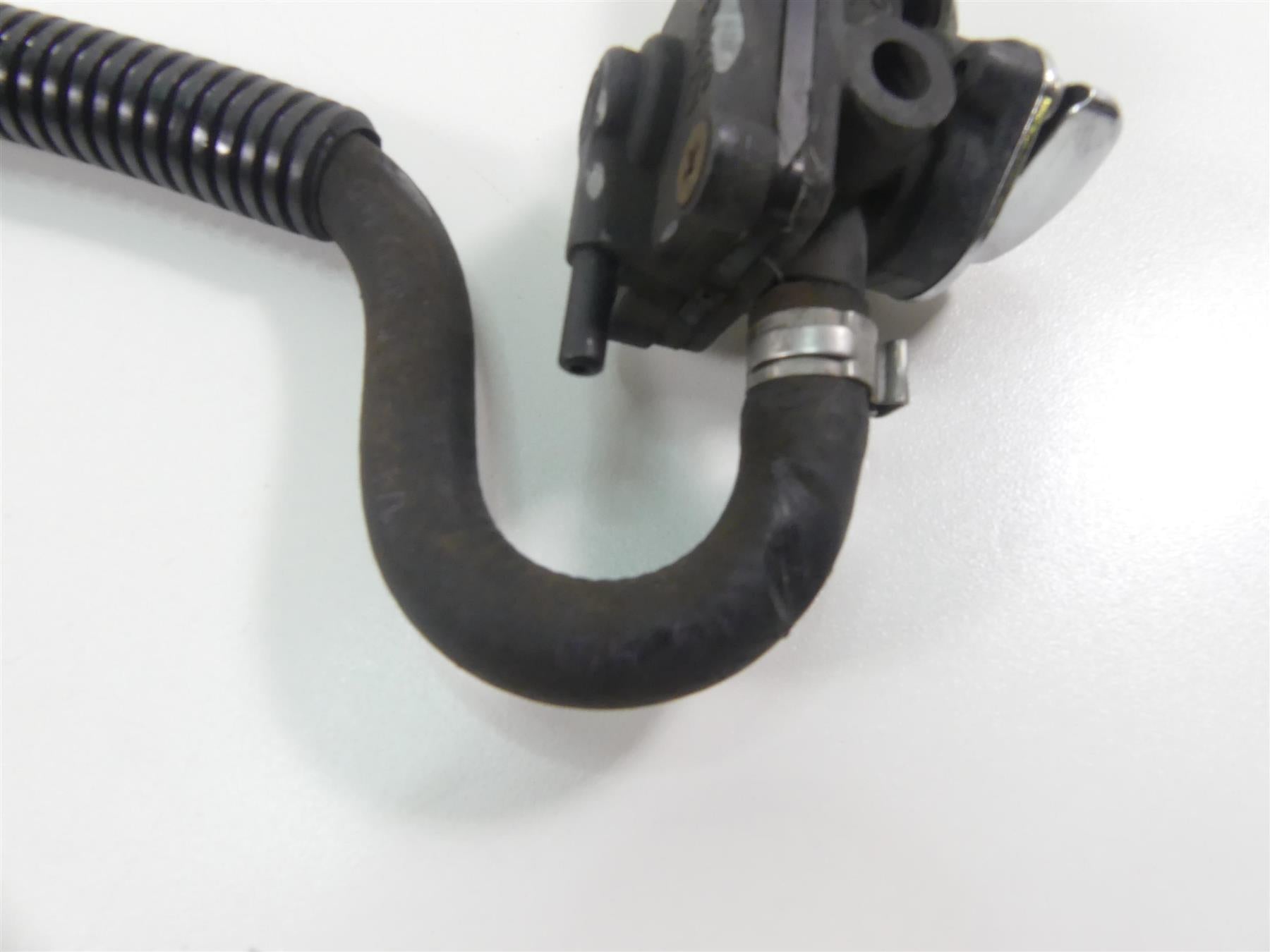 2006 Harley Sportster XL1200 Custom Fuel Gas Petrol Valve Petcock 62169-02A {{ shop.shopifyCountryName }} - Mototech271
