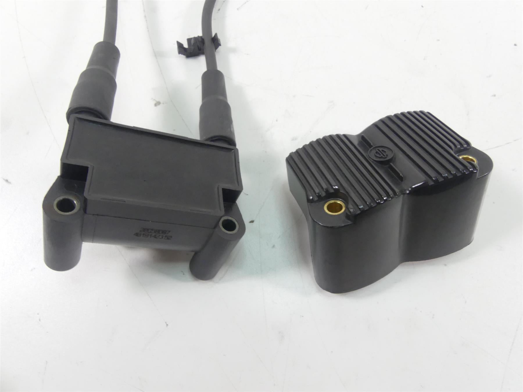 2014 Harley Dyna FXDF Fat Bob Delphi Ignition Coil Wires Plugs Set 31696-07A {{ shop.shopifyCountryName }} - Mototech271