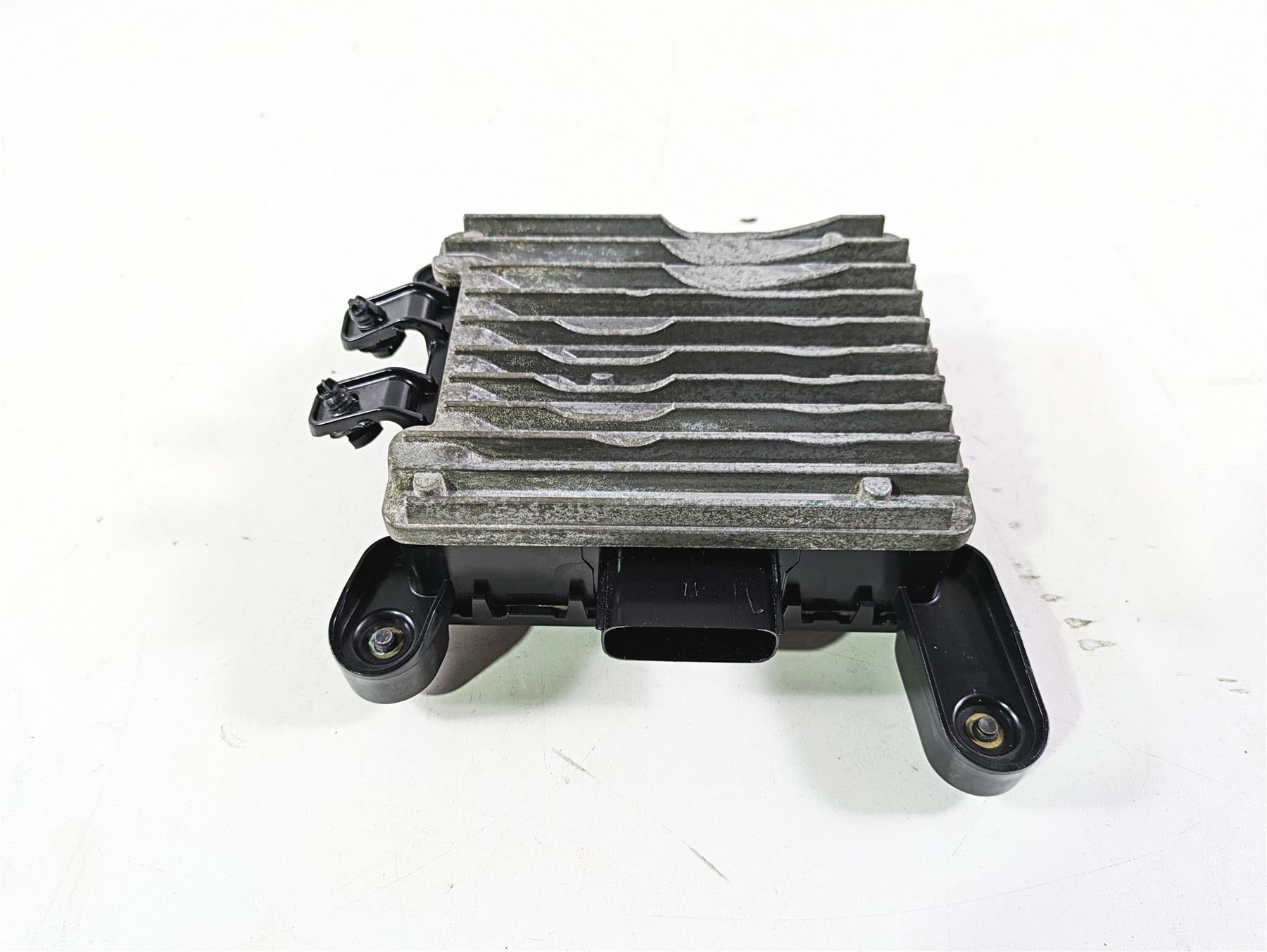 2018 Indian Chieftain Dark Horse Front Radio Amp Amplifier Module 4015980 {{ shop.shopifyCountryName }} - Mototech271