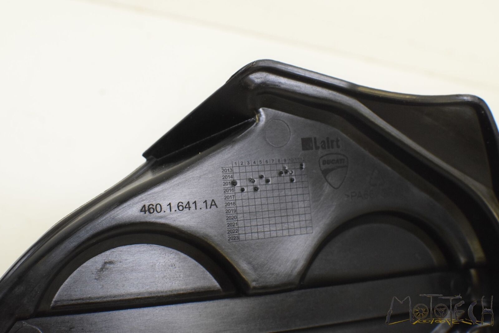 2017 Ducati Panigale 959 Left Engine Side Cover Fairing 46016411A {{ shop.shopifyCountryName }} - Mototech271