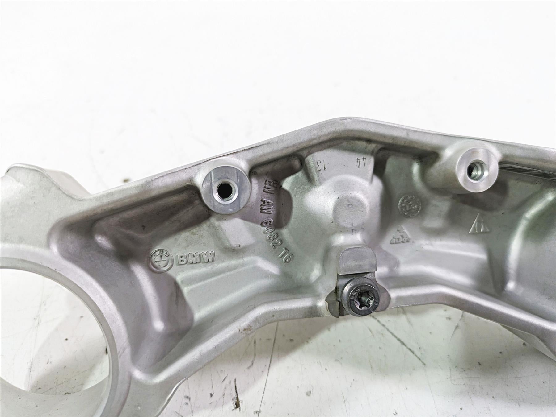 2014 BMW R1200 RT RTW K52 Lower Triple Tree Steering Clamp 31428549492 {{ shop.shopifyCountryName }} - Mototech271
