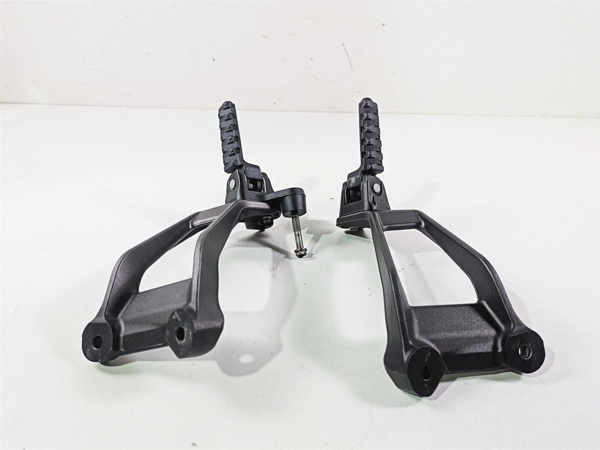2018 KTM 1290 Super Duke R Rear Passenger Footpeg Set 6130304800033S {{ shop.shopifyCountryName }} - Mototech271
