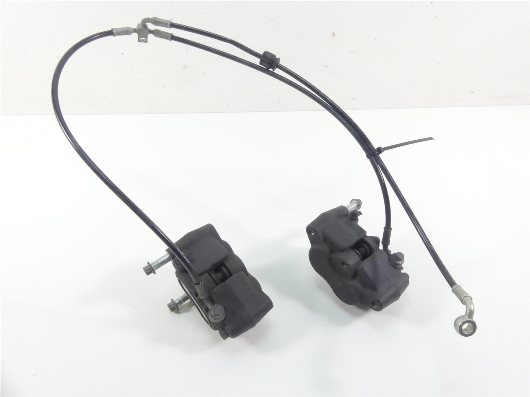 2016 Harley FXDL Dyna Low Rider Front Brake Caliper Set 41300001 41300002 {{ shop.shopifyCountryName }} - Mototech271