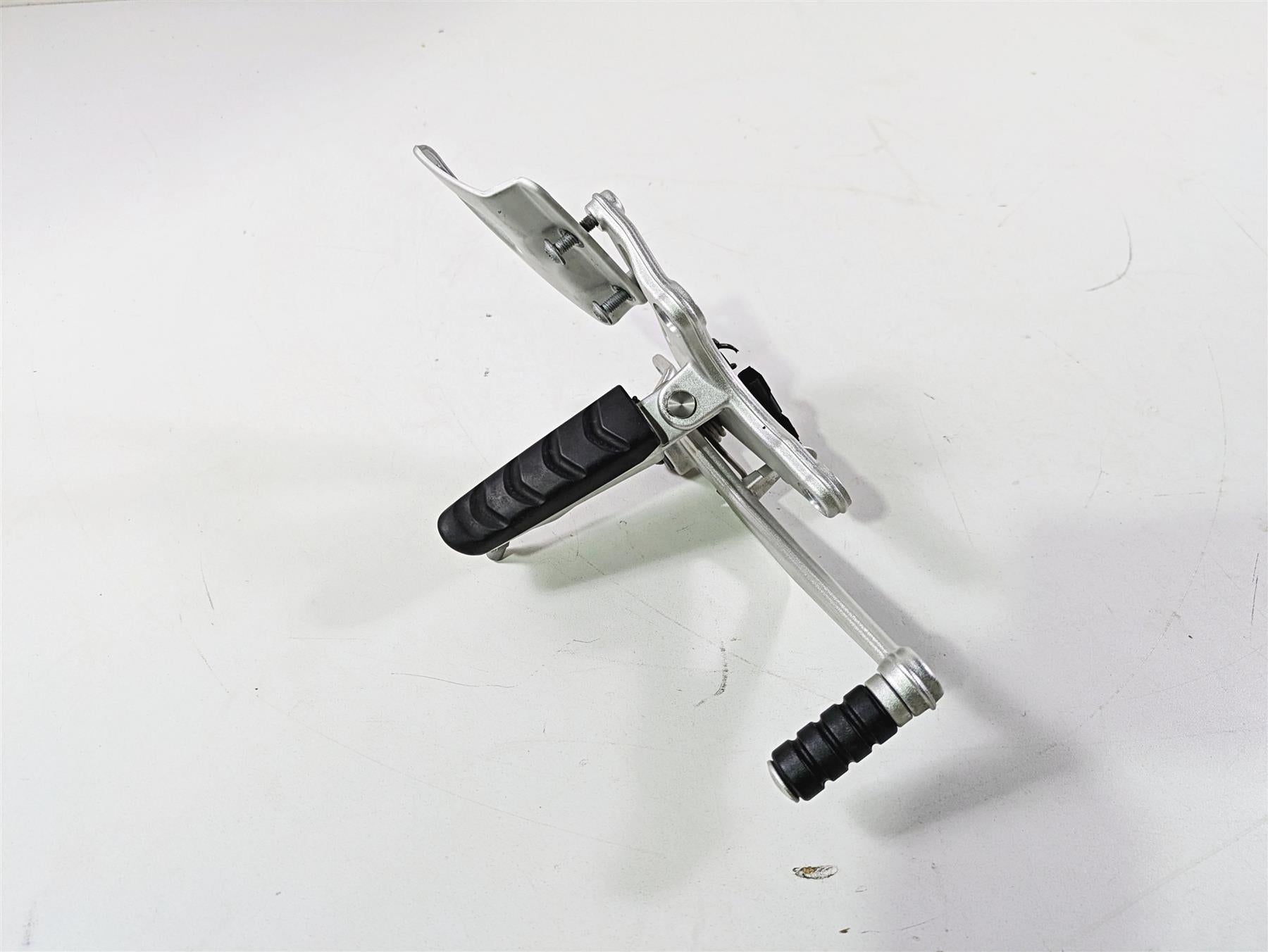 2014 BMW R nine T R9T K21 Right Front Rider Footpeg & Brake Pedal 46717671078 {{ shop.shopifyCountryName }} - Mototech271