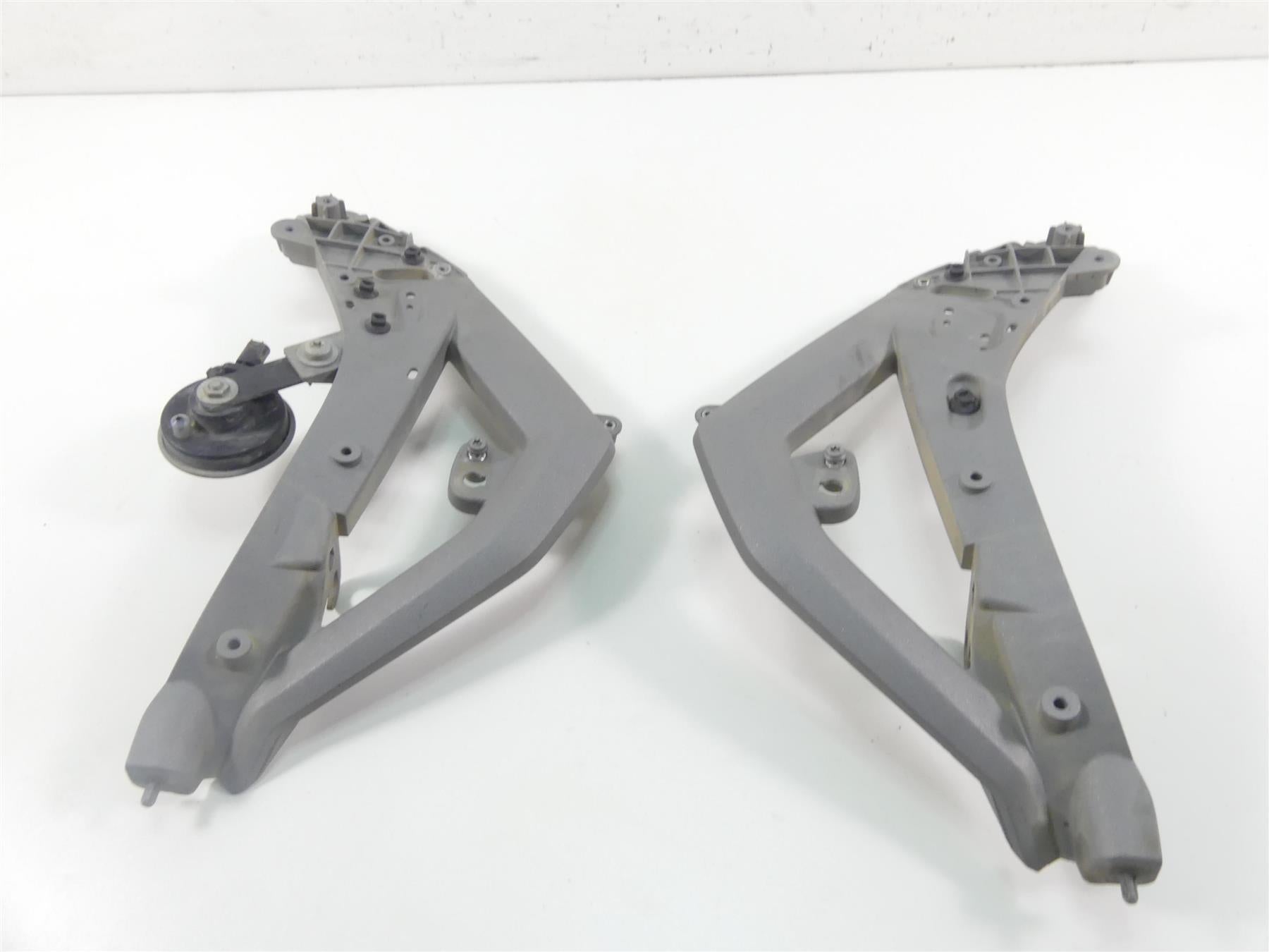 2019 BMW R1250GS K50 Front Left Right Panel Carrier Stay Set 46639480892 | Mototech271