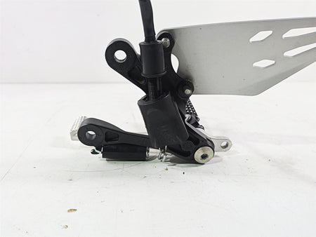 2020 Kawasaki ZX6R Ninja Right Foot Peg Brake Pedal Lever 35063-0590-18R {{ shop.shopifyCountryName }} - Mototech271