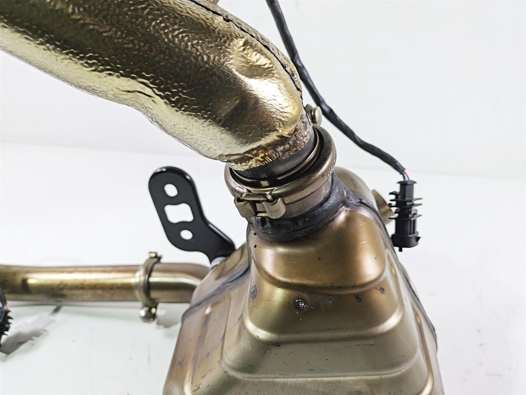 2023 Ducati Monster 937 SP Exhaust Chamber & Header Set 57212122C {{ shop.shopifyCountryName }} - Mototech271