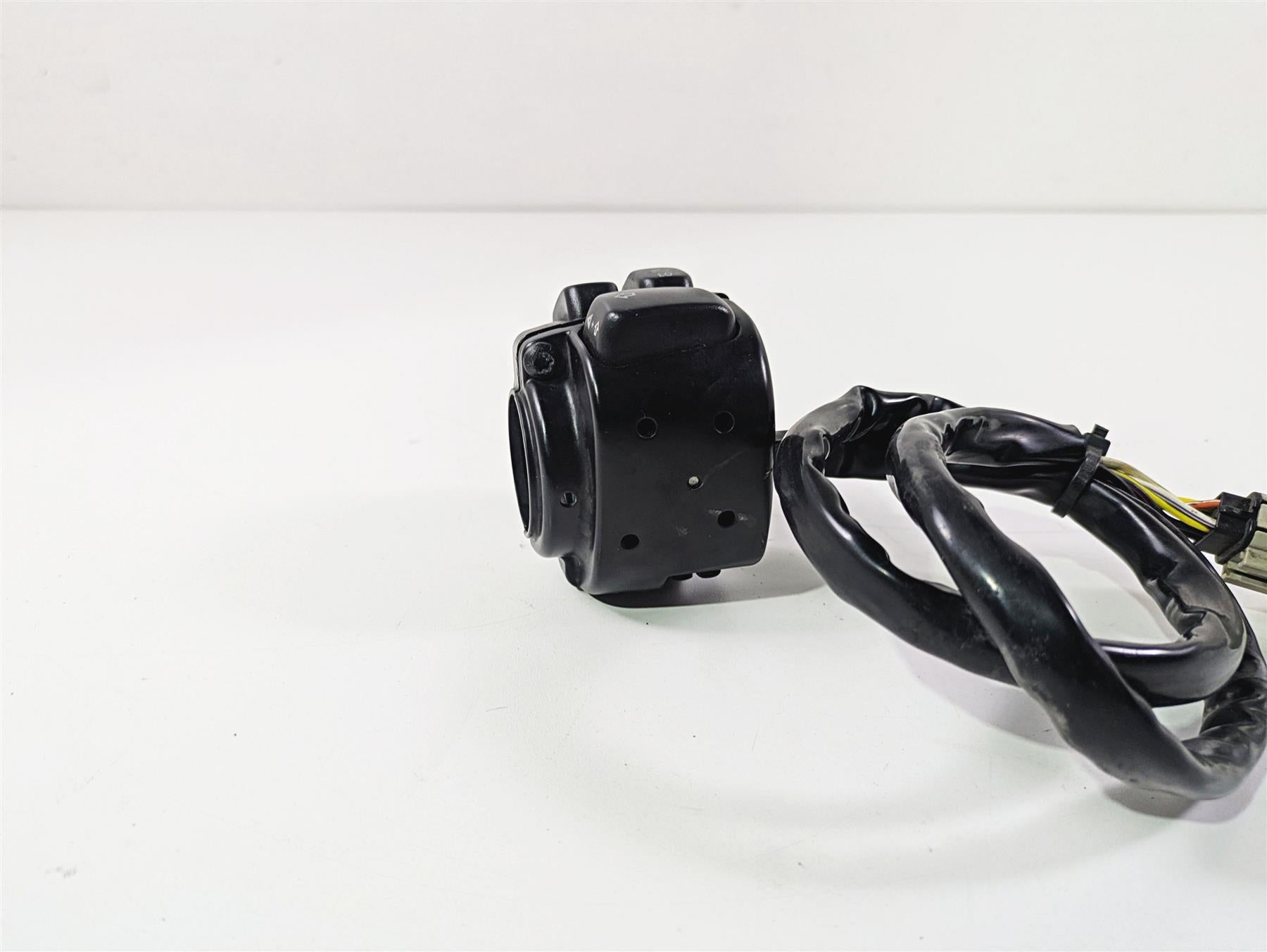 2009 Harley FXDC Dyna Super Glide Left Hand Lights Control Switch 71682-06A {{ shop.shopifyCountryName }} - Mototech271