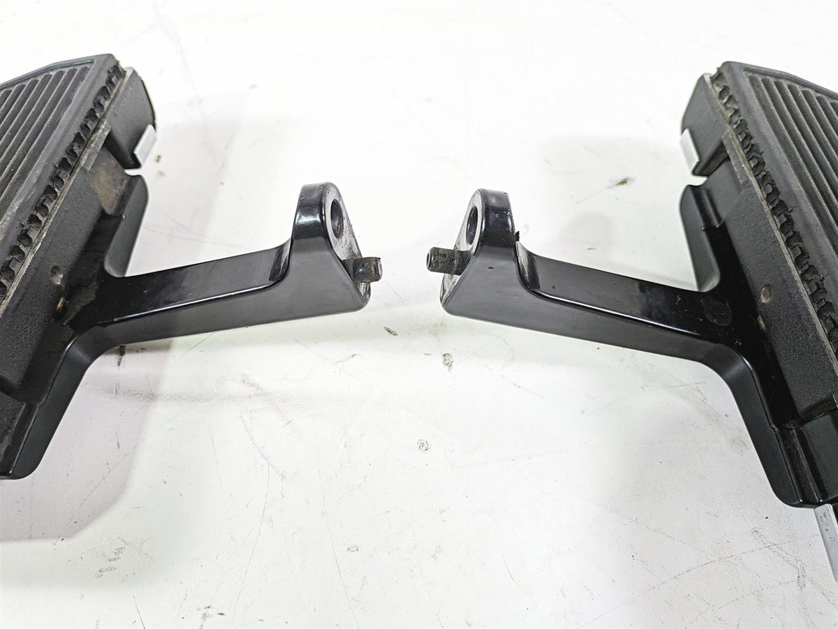 2008 Harley Touring FLHTCU E-Glide 105TH Passenger Floor Board Set 52719-93B {{ shop.shopifyCountryName }} - Mototech271