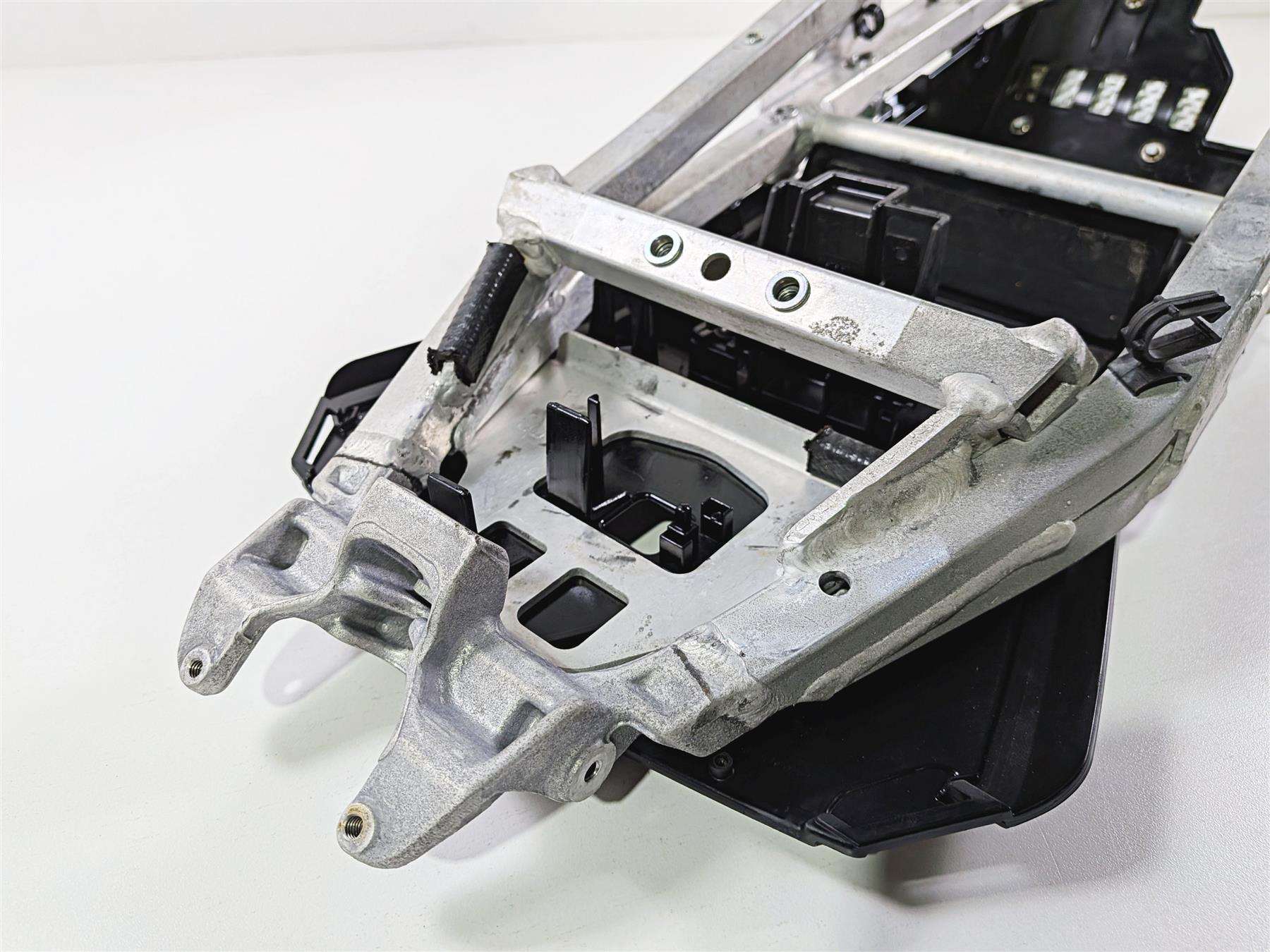 2016 Aprilia RSV 1100 Tuono V4 Factory Subframe & Inner Fender 858849 {{ shop.shopifyCountryName }} - Mototech271