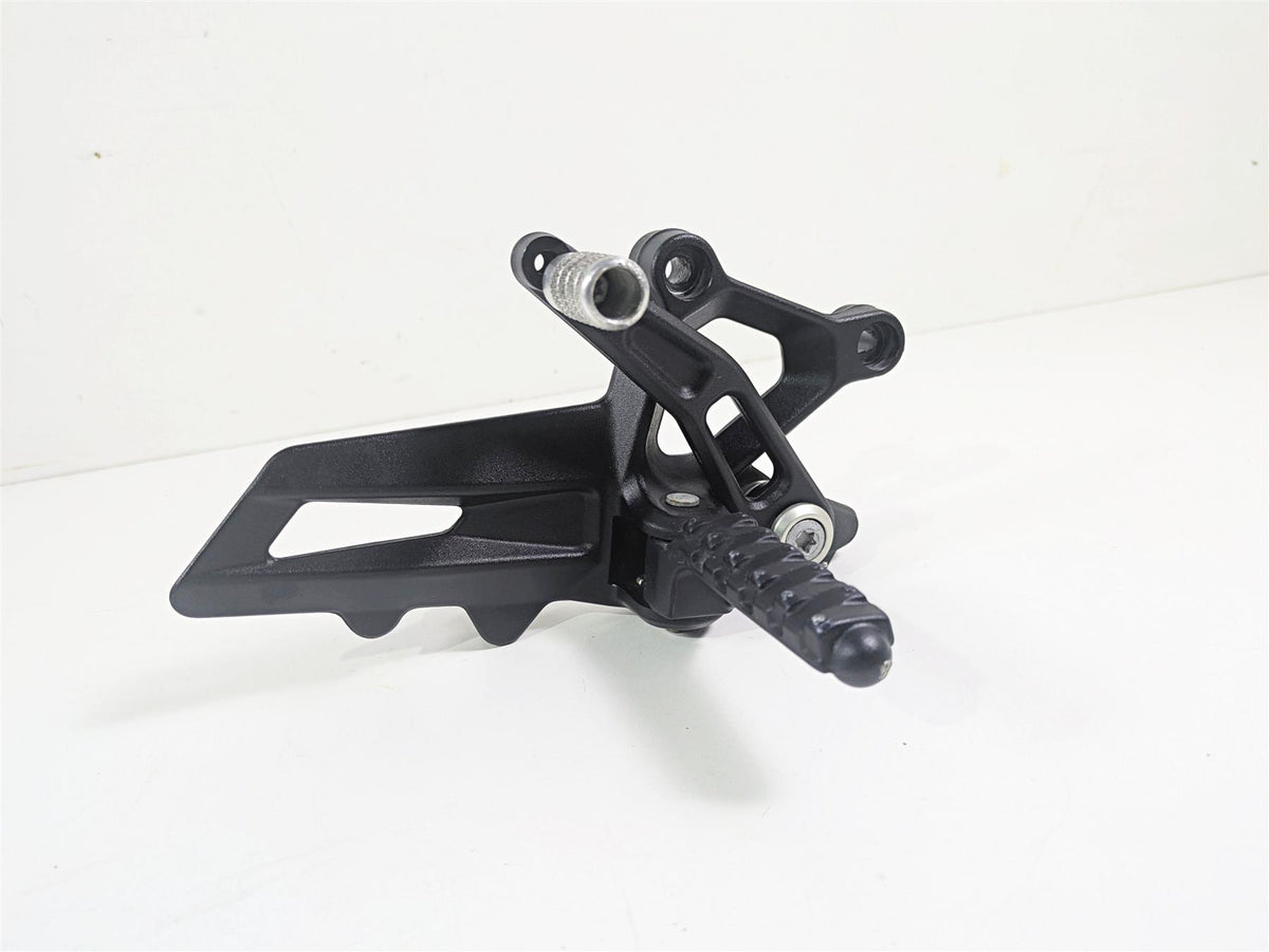 2017 KTM 1290 Super Duke GT Front Right Footpeg & Brake Pedal 6130303910033S {{ shop.shopifyCountryName }} - Mototech271