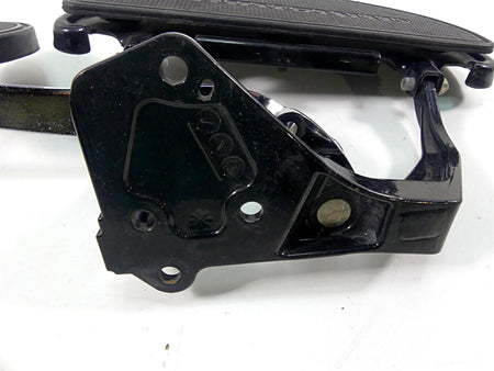 2016 Harley Softail FLS Slim Right Front Floorboard & Brake Pedal Set 42431-11 {{ shop.shopifyCountryName }} - Mototech271