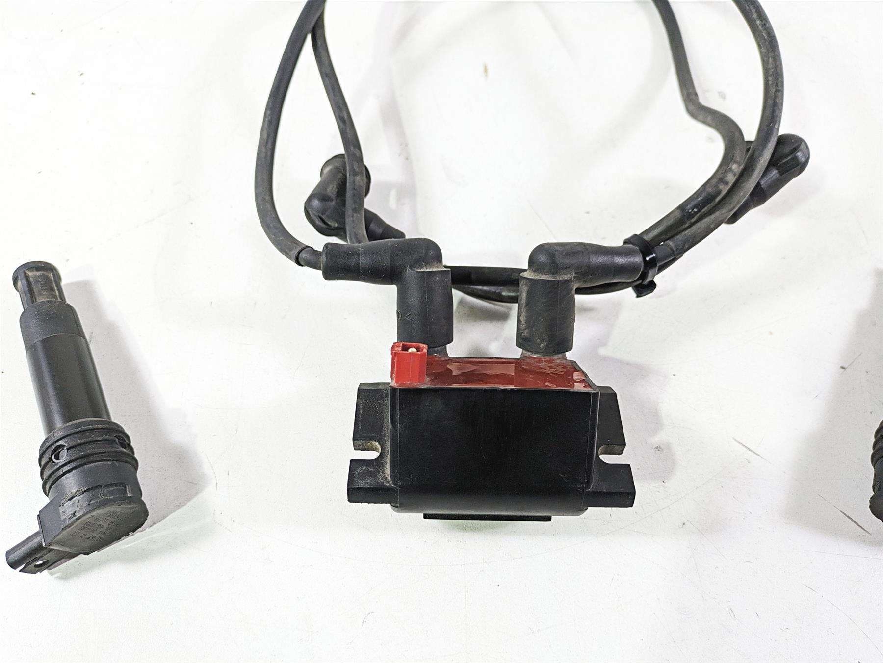 2004 BMW R1150GS R21 Twin Spark Ignition Coil Set 12137671712 12137715853 {{ shop.shopifyCountryName }} - Mototech271