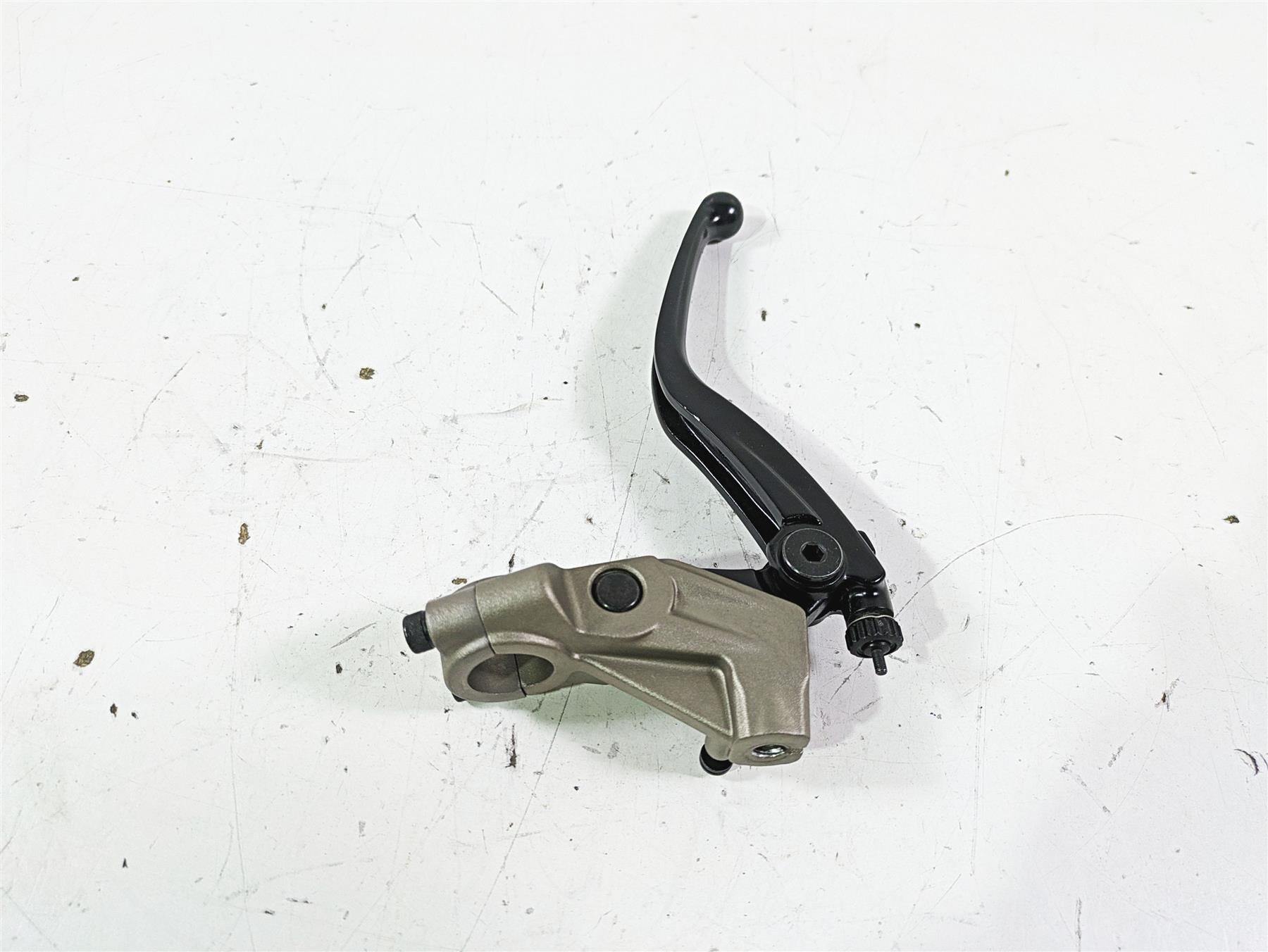 2023 Triumph Street Triple 765 RS Clutch Perch & Lever T2043061 {{ shop.shopifyCountryName }} - Mototech271