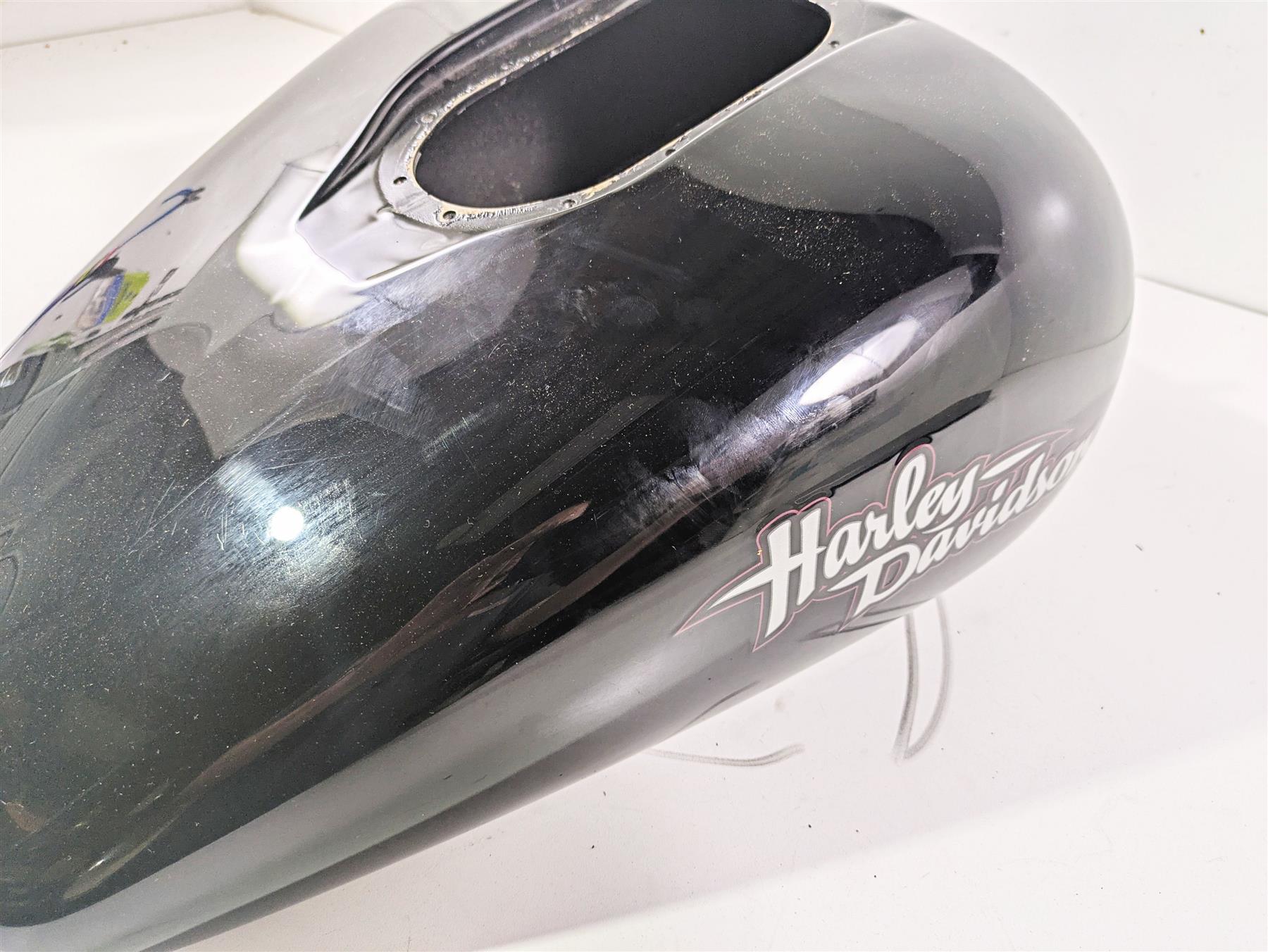 2009 Harley FXDC Dyna Super Glide Fuel Gas Petrol Tank Reservoir - Read 61590-04B {{ shop.shopifyCountryName }} - Mototech271