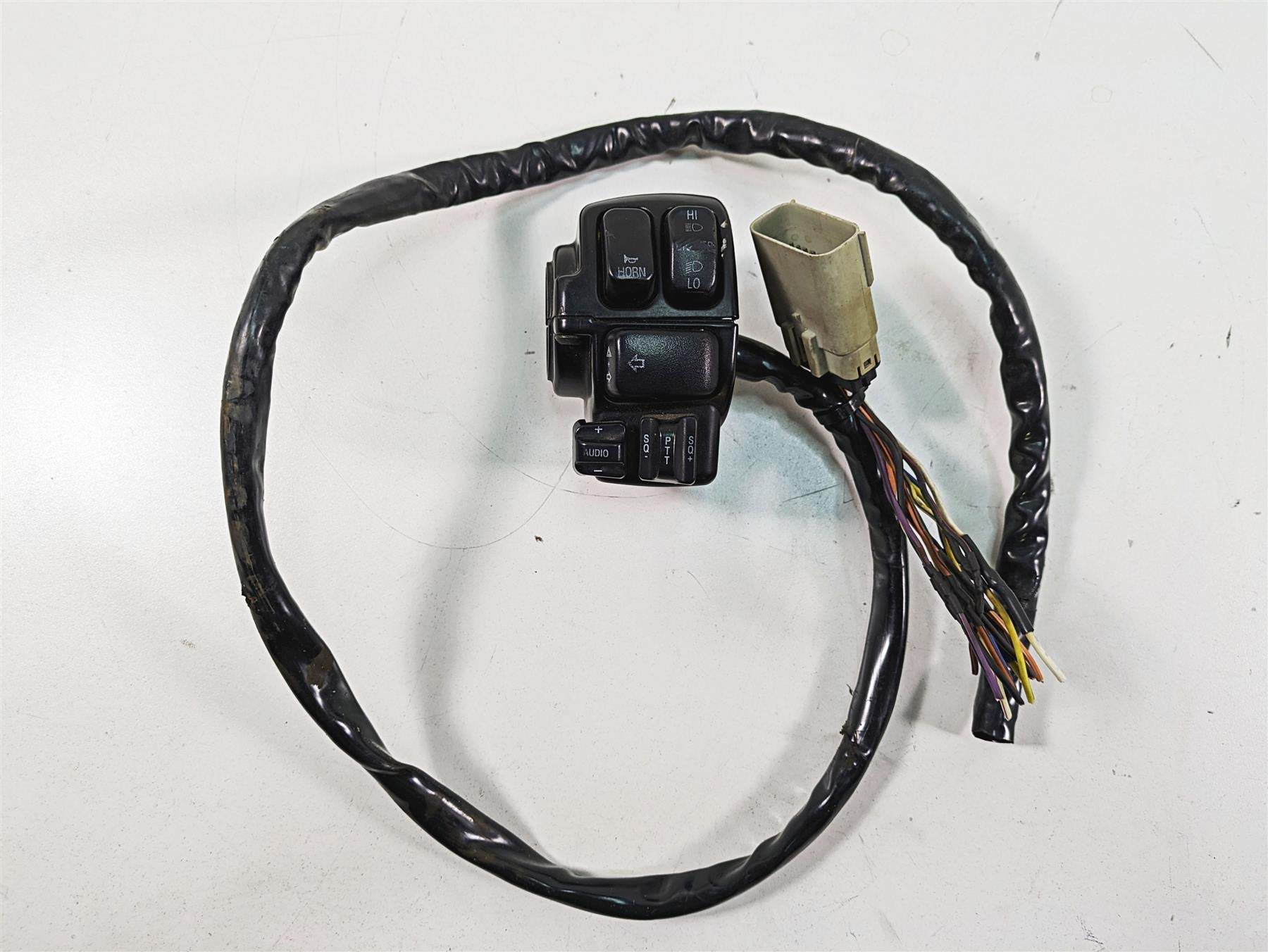 2011 Harley Touring FLTRU Road Glide Left Hand Control Switch - Read 71684-06A {{ shop.shopifyCountryName }} - Mototech271