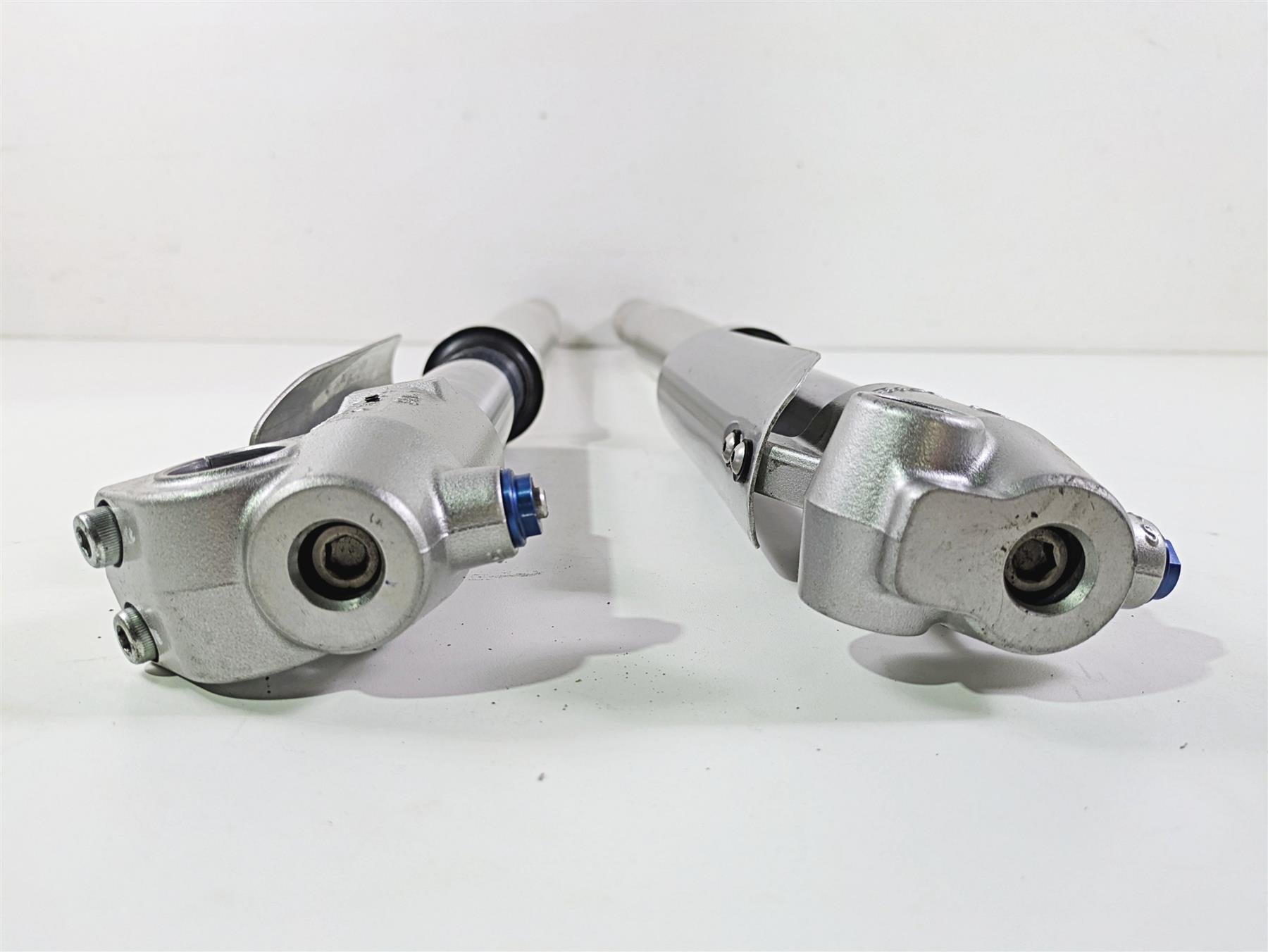 2016 Zero Motorcycles S 9.8 Straight Front Fork Leg Set 41Mm Showa 22-05875 {{ shop.shopifyCountryName }} - Mototech271