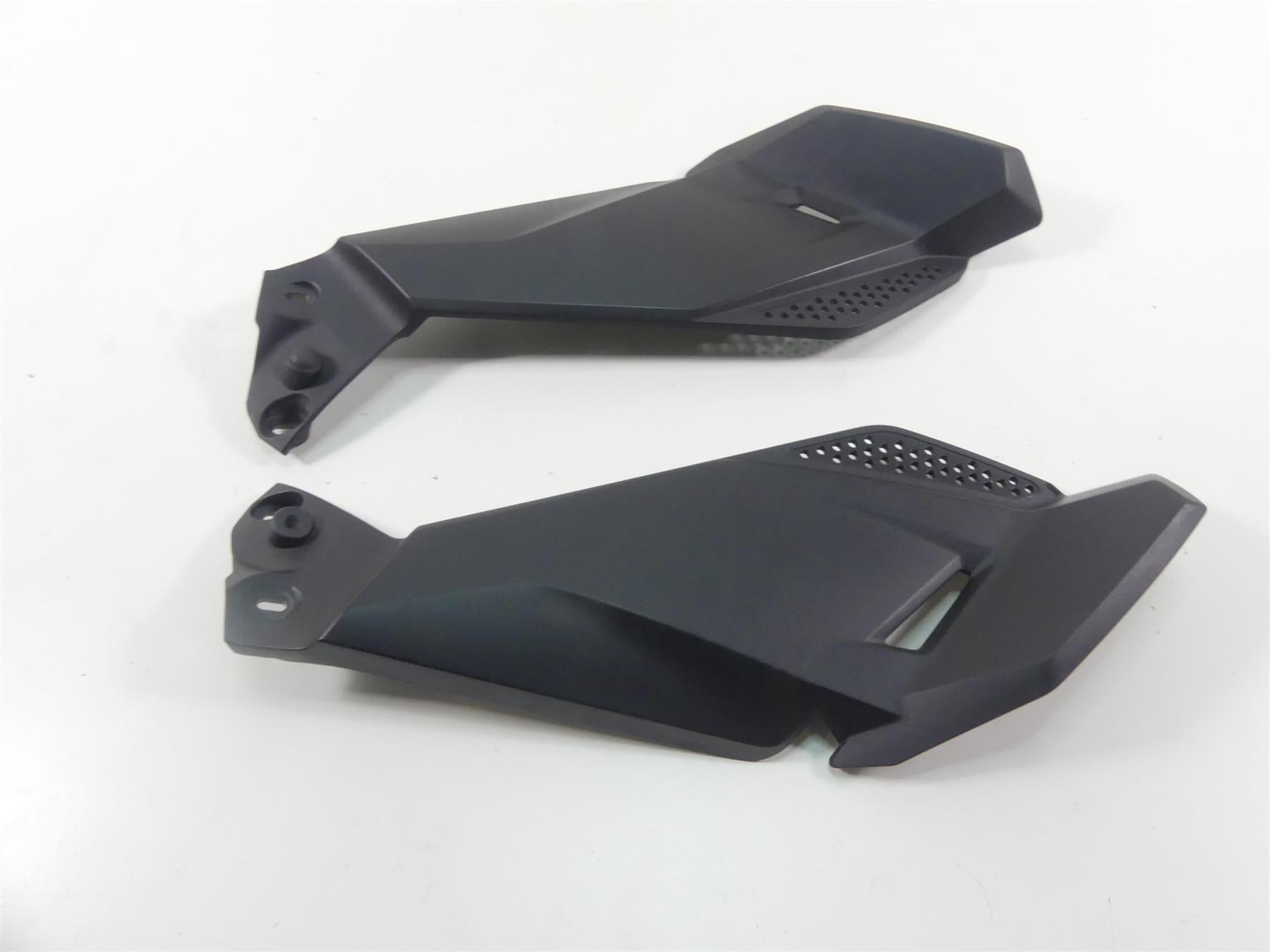 2019 BMW R1250GS K50 Under Tank Molded Leg Fairing Set 46638556637 46638556638 {{ shop.shopifyCountryName }} - Mototech271