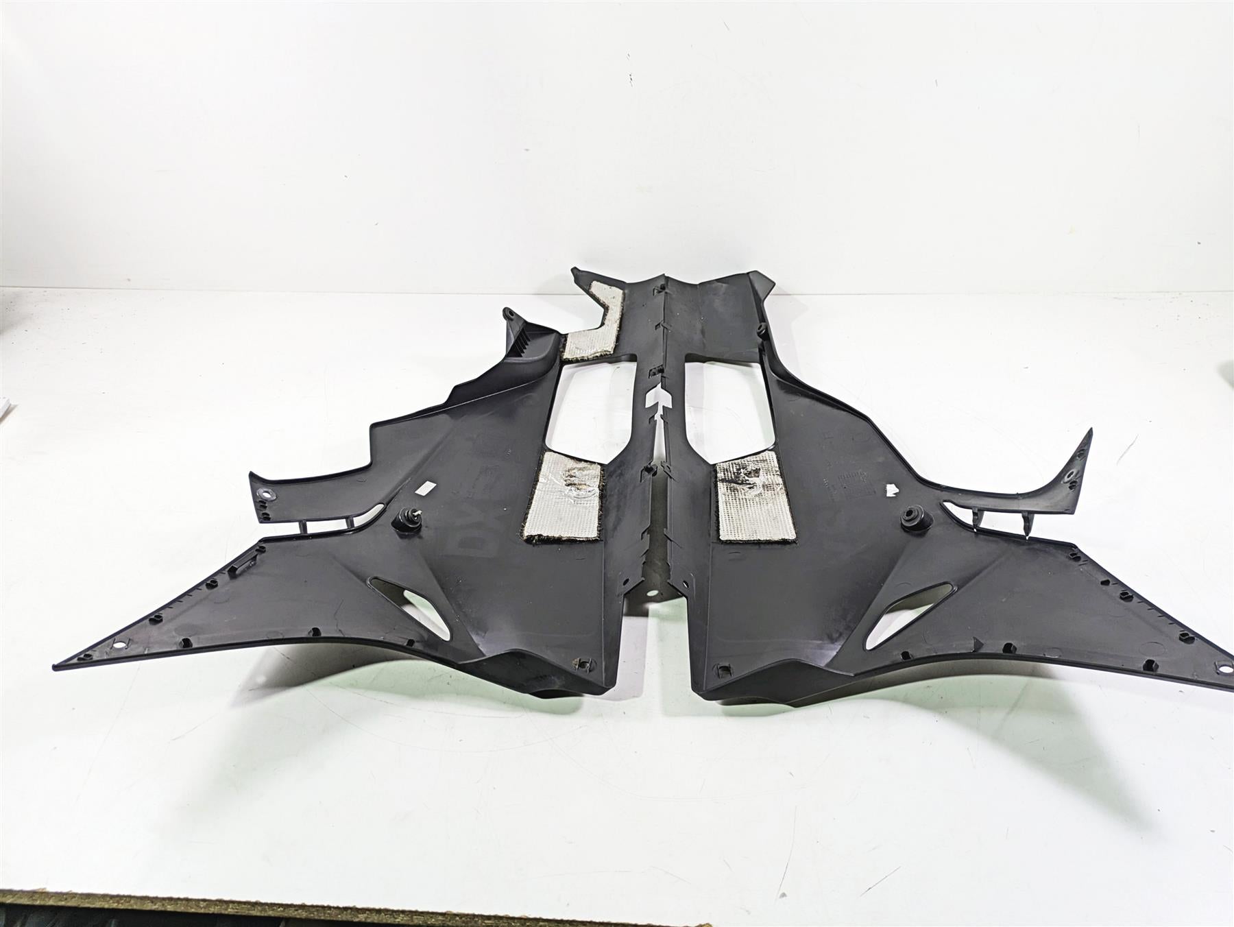 2016 BMW S1000RR K46 Belly Fairing Cover Set 46638551117 46638551118 {{ shop.shopifyCountryName }} - Mototech271