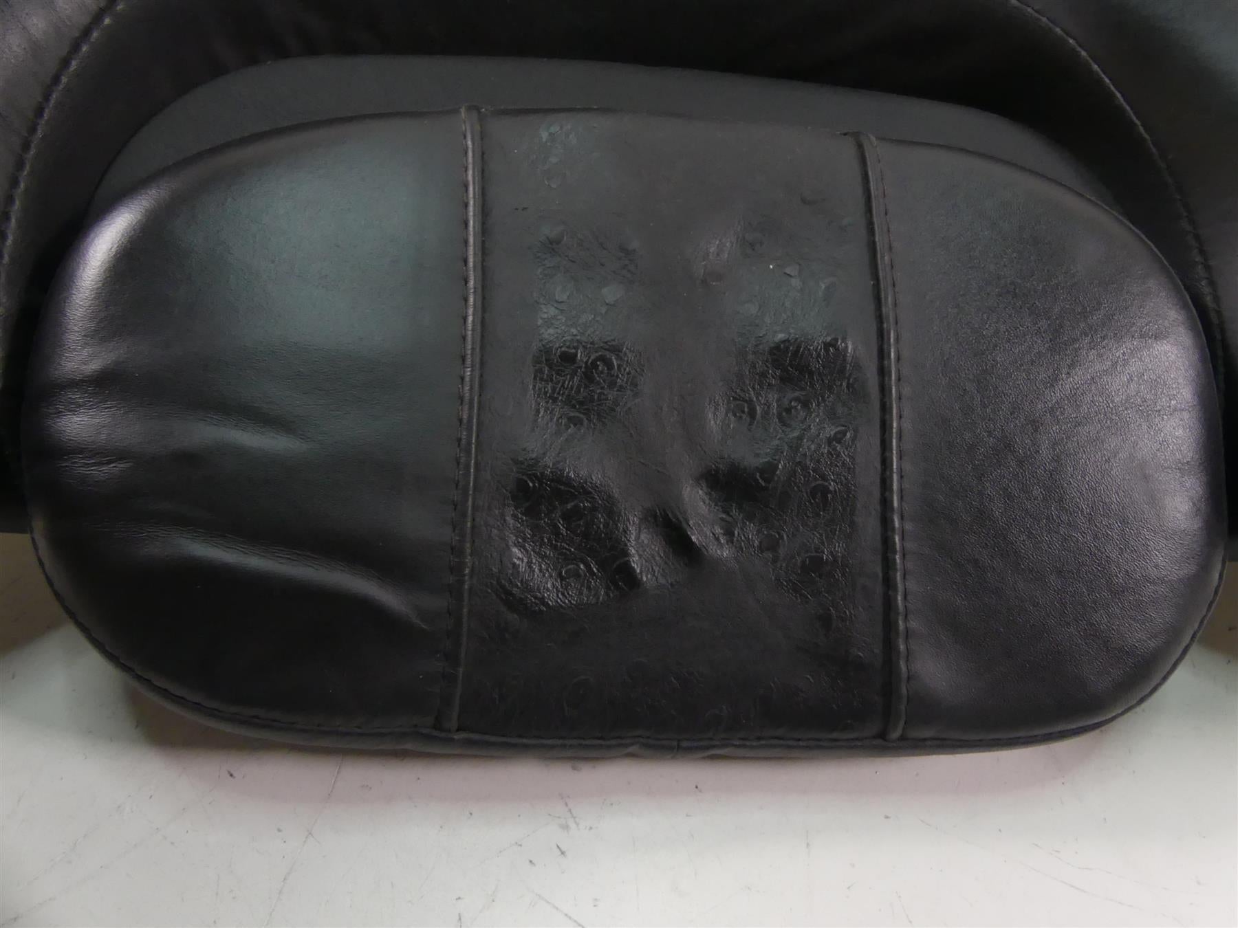 2007 Harley FLHTCU SE2 CVO Electra Glide Trunk Pillow Rear Back Rest {{ shop.shopifyCountryName }} - Mototech271