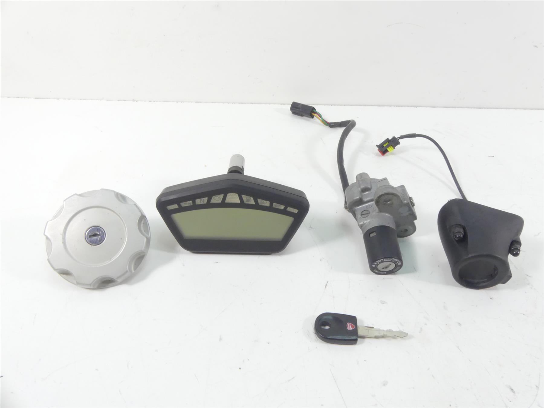 2011 Ducati Hypermotard 1100 SP Speedometer Ignition Switch Key 14K 40610773B {{ shop.shopifyCountryName }} - Mototech271