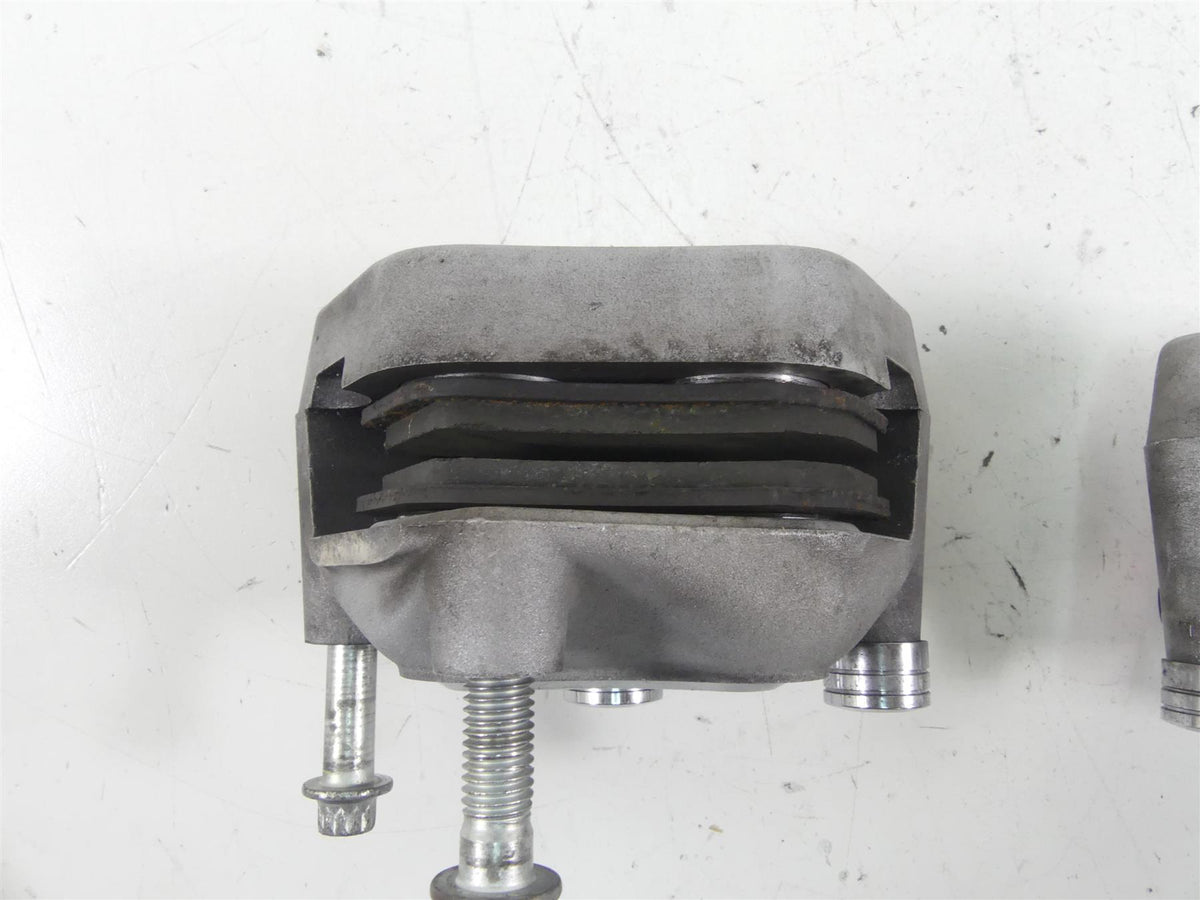 2005 Harley Touring CVO FLHTCSE Electra Glide Front Brake Caliper Set 44382-99C {{ shop.shopifyCountryName }} - Mototech271