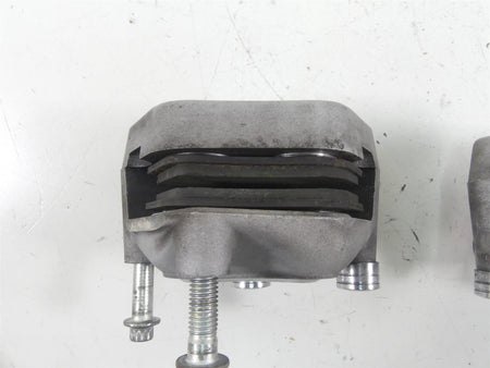 2005 Harley Touring CVO FLHTCSE Electra Glide Front Brake Caliper Set 44382-99C {{ shop.shopifyCountryName }} - Mototech271