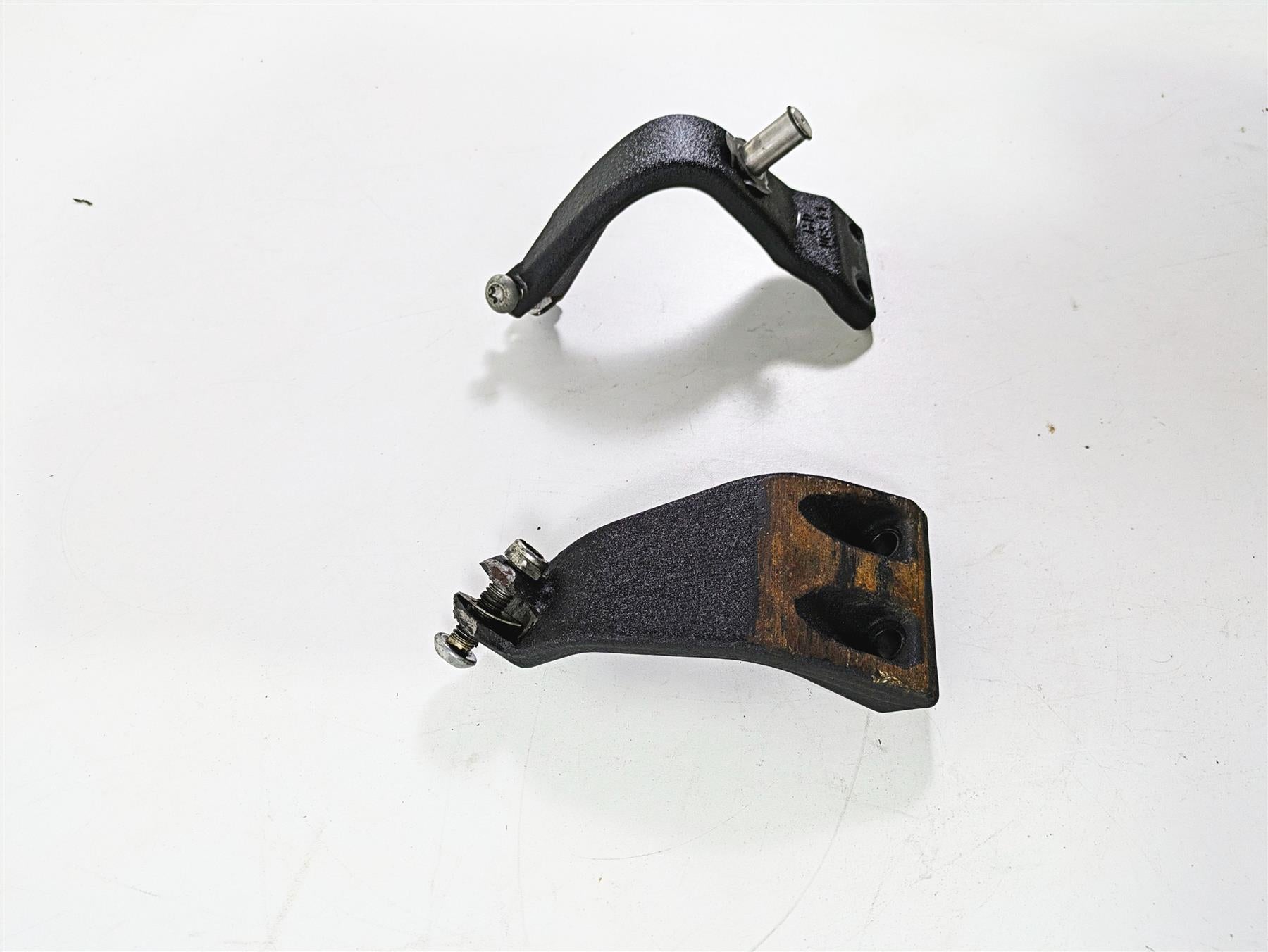 2017 Harley Dyna FXDB Street Bob Front Mid Control Foot Peg Mount Set 50667-07 {{ shop.shopifyCountryName }} - Mototech271