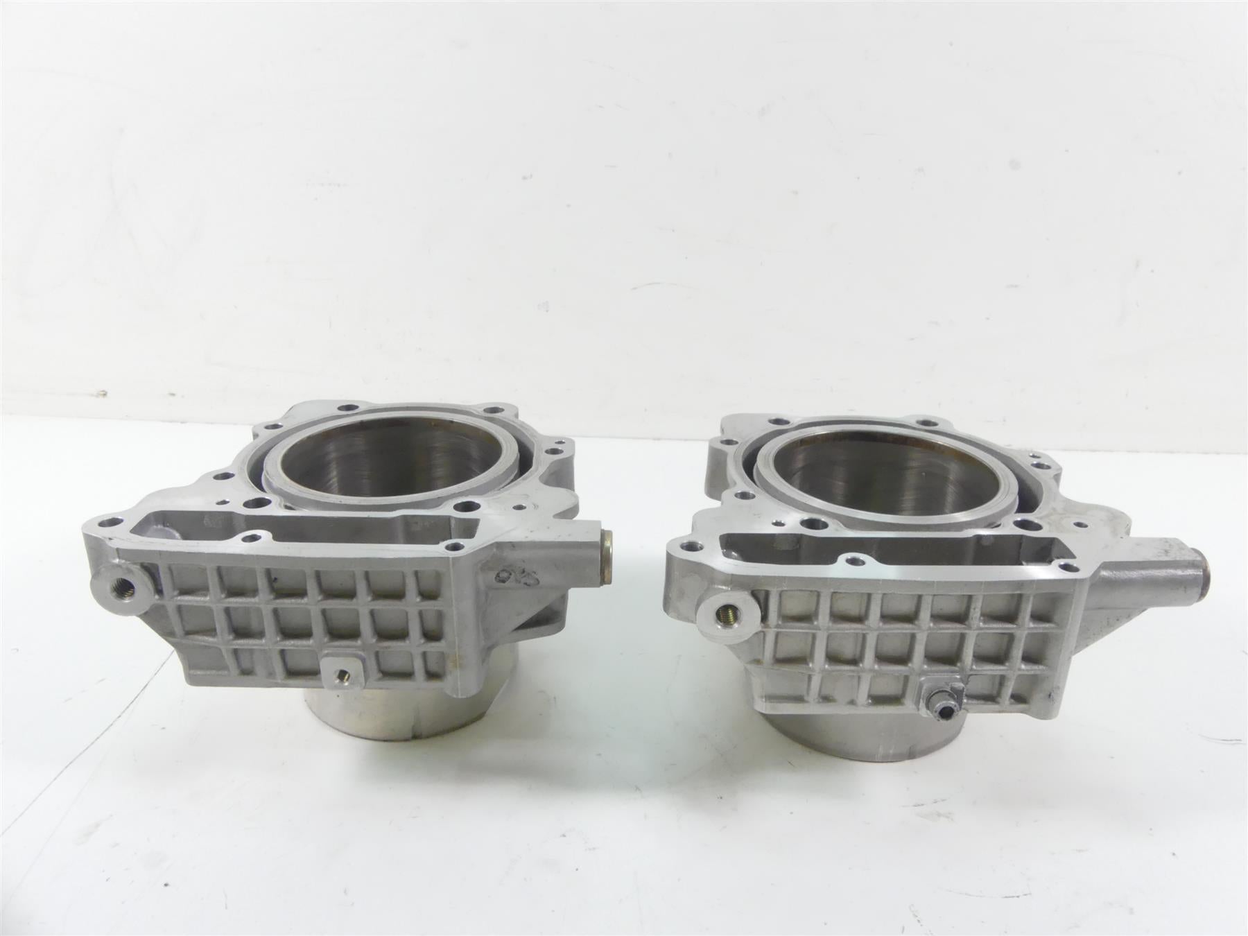 2004 Aprilia RSV1000 R Mille Cylinder Jugs & Piston Set AP0613418 {{ shop.shopifyCountryName }} - Mototech271