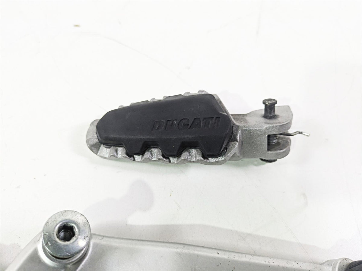 2015 Ducati Hypermotard 821 SP Left Foot Peg & Shift Lever 82412111AA 45630751BA {{ shop.shopifyCountryName }} - Mototech271