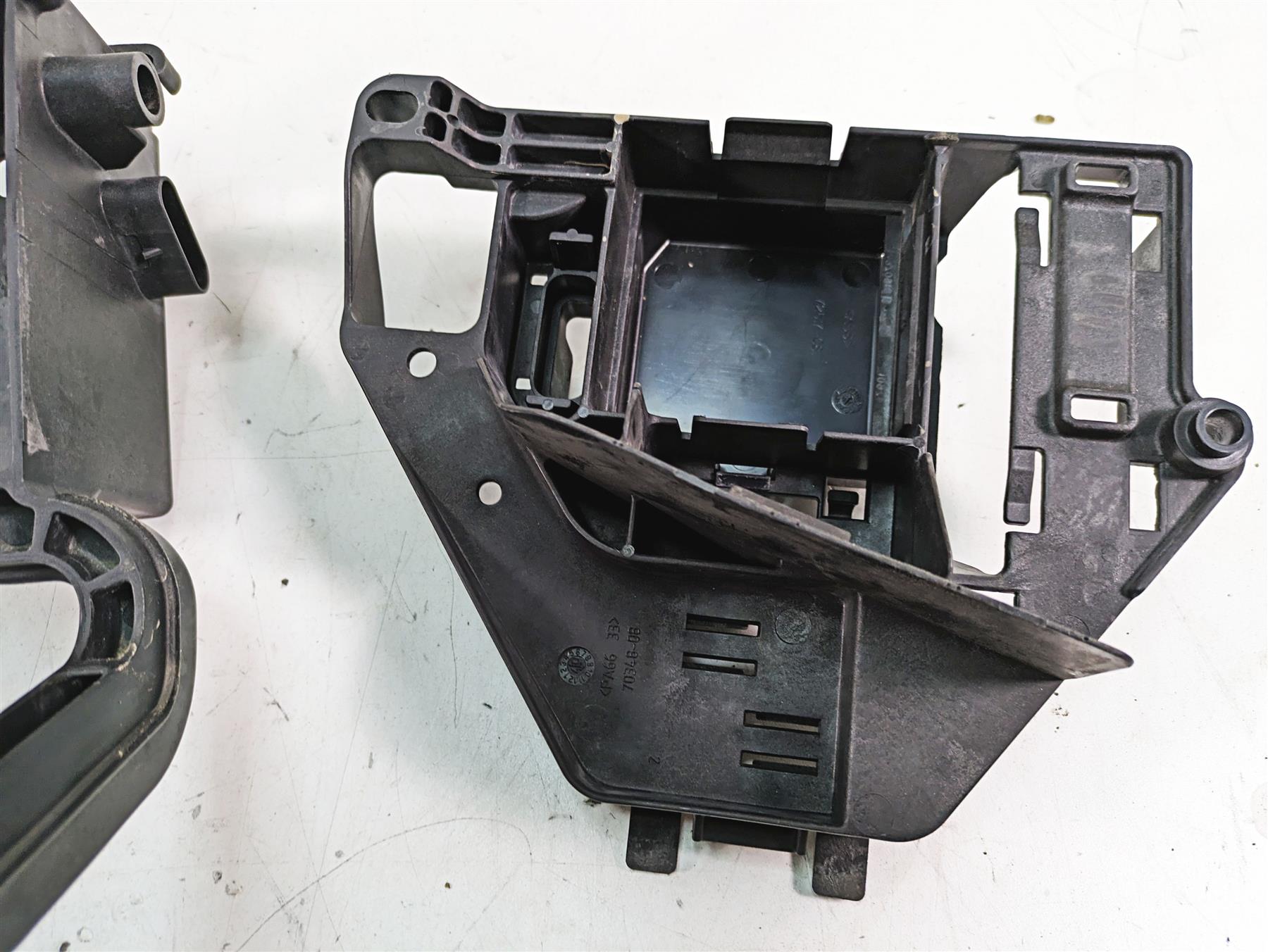 2008 Harley FLHTCU Electra Glide Plastic Battery Electrical Carrier Set 70348-08 {{ shop.shopifyCountryName }} - Mototech271