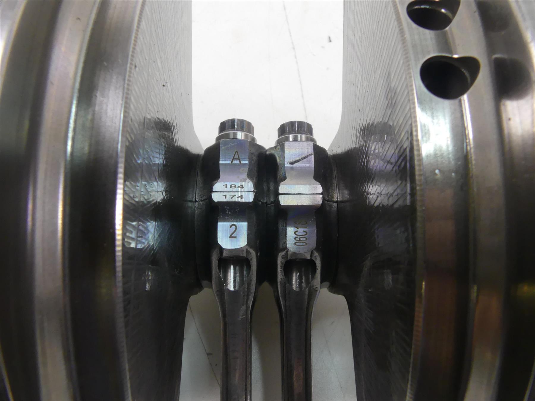 2018 Ducati Panigale 1100 V4 S Crank Shaft Crankshaft & Piston Rod Set 15621141A {{ shop.shopifyCountryName }} - Mototech271