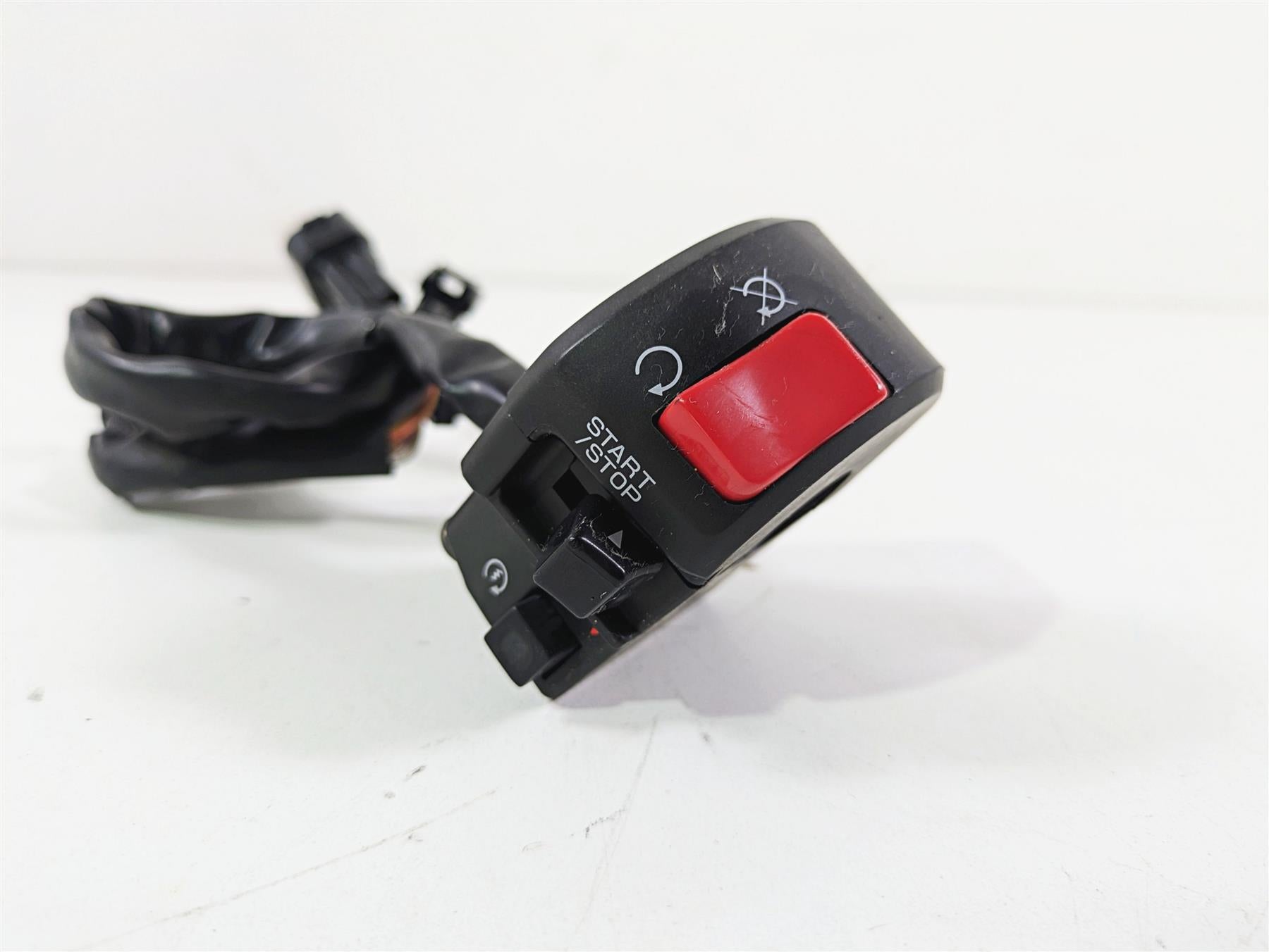 2005 Kawasaki ZX1000 ZX10R Ninja Right Start Stop Control Switch 46091-0114 {{ shop.shopifyCountryName }} - Mototech271