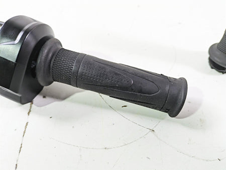 2019 Triumph Speed Triple RS 1050 Ride Fly By Wire Throttle Grip T2042226 {{ shop.shopifyCountryName }} - Mototech271